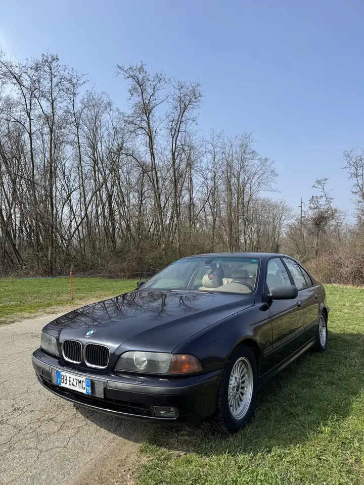 BMW 528i Attiva, foto 1