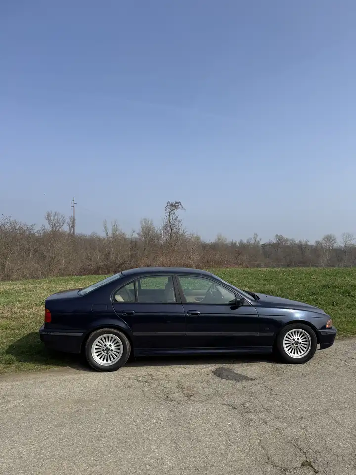 BMW 528i Attiva, foto 3