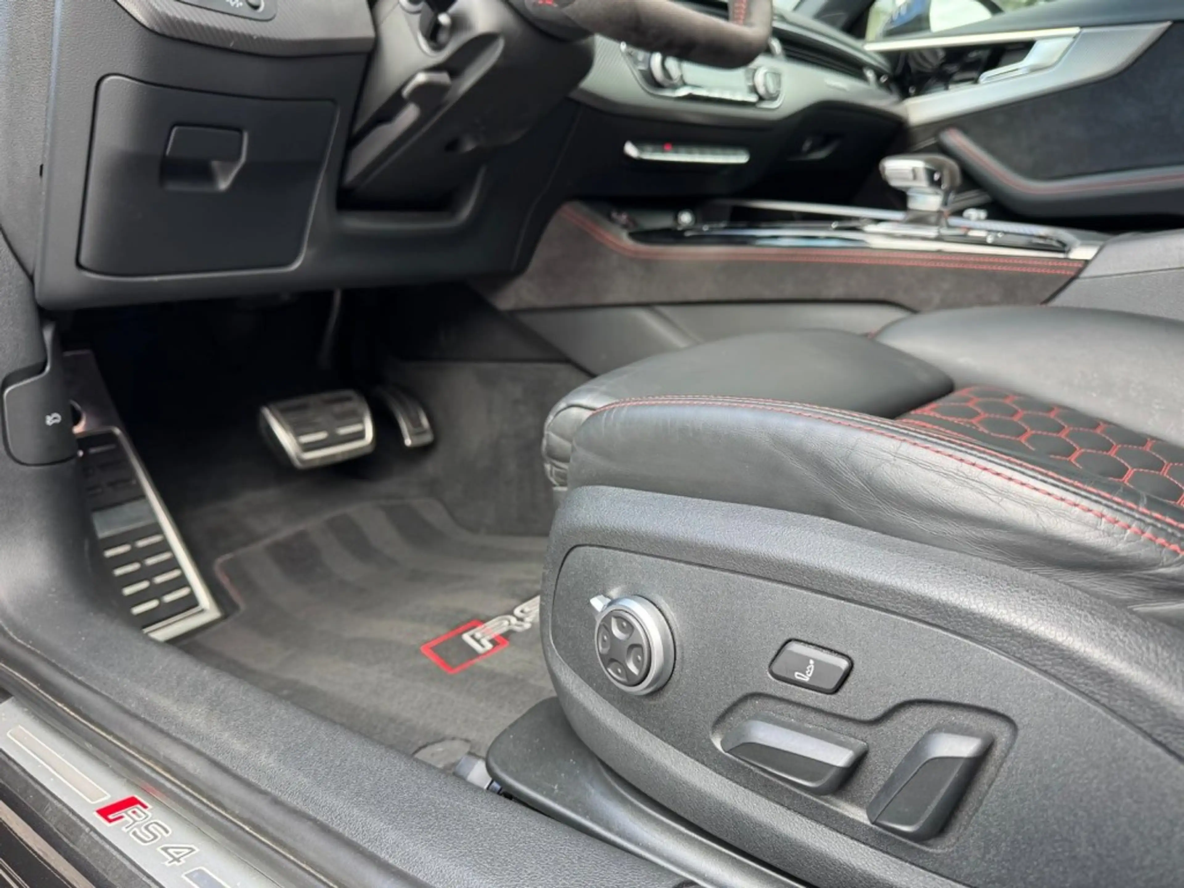 Audi RS4 2.9 TFSI RS4 QUATTRO Keramisch B&O Pano HUD Massag — photo 34