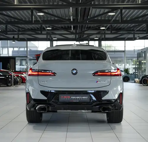 BMW X4 M view 9