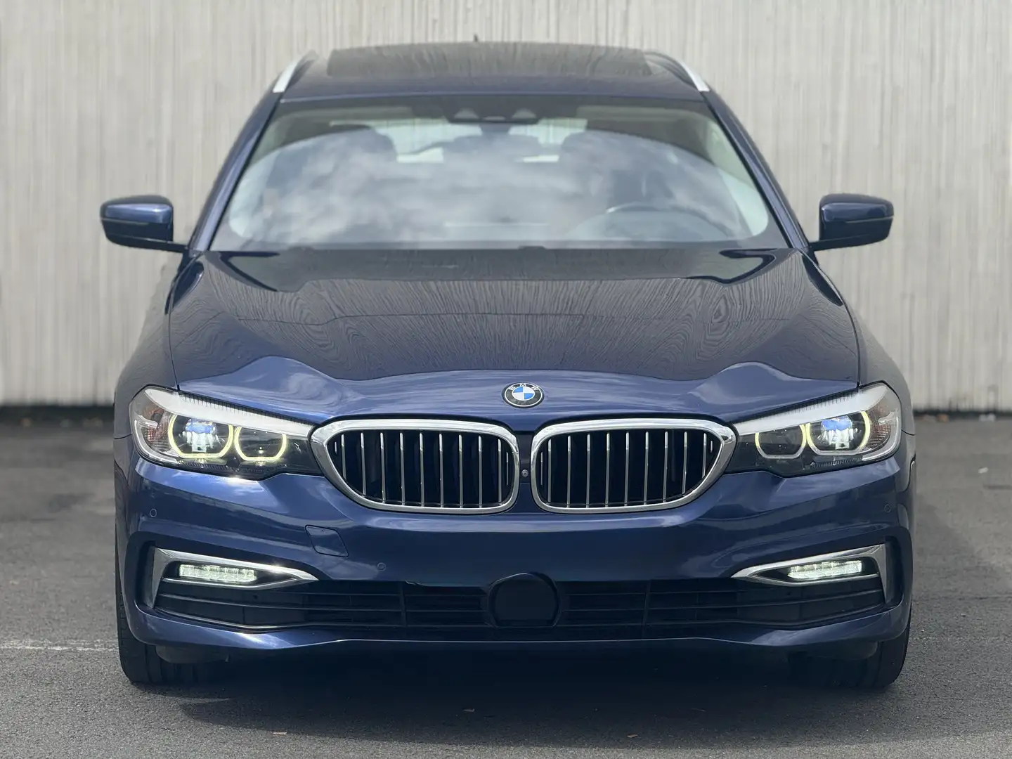 BMW 520 520d Luxury//TOITPANO//LED//Camera360//Keyless - 1