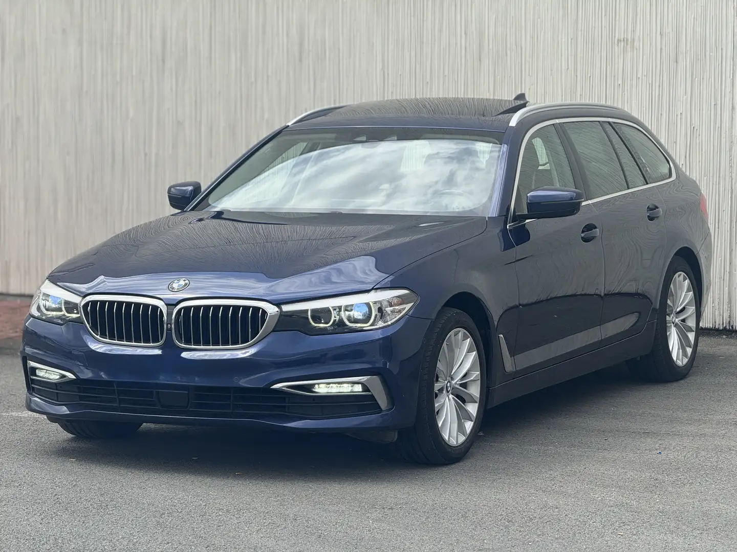 BMW 520 520d Luxury//TOITPANO//LED//Camera360//Keyless - 2