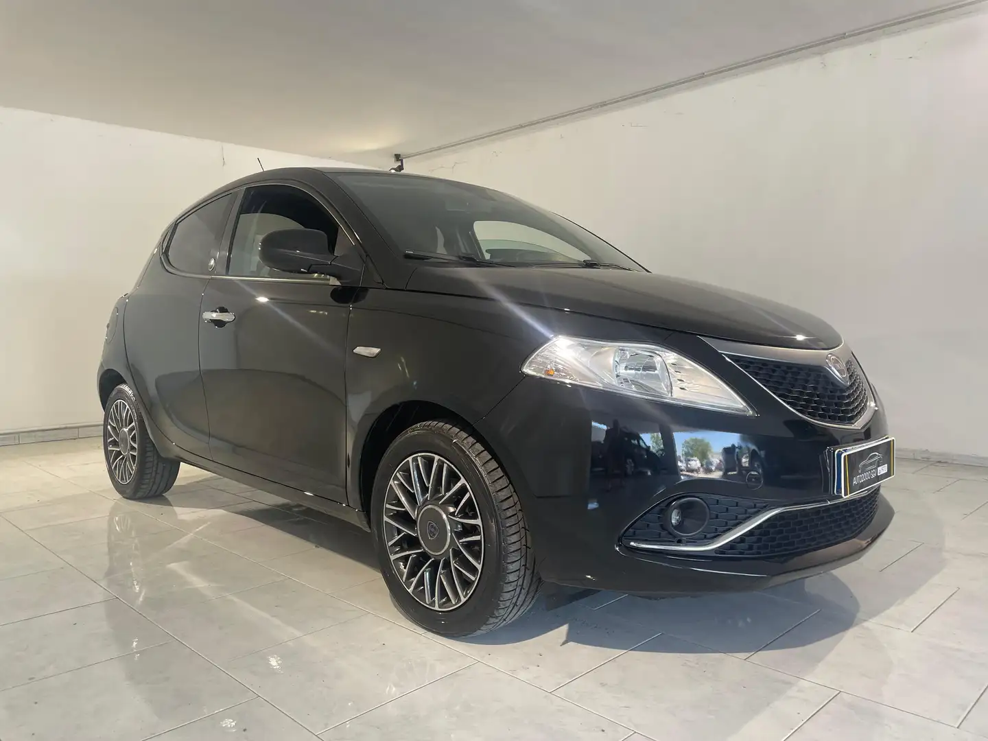 Lancia Ypsilon 1.2 ECOCHIC GPL DI SERIE GOLD X NEOPATENTATI - 1