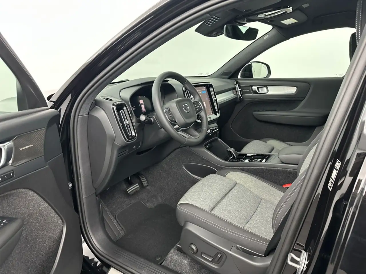 Volvo XC40 2026 — фото 16