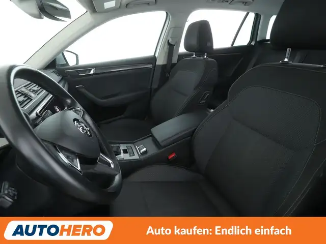 Skoda Superb view 10
