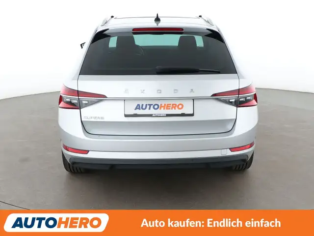Skoda Superb view 5