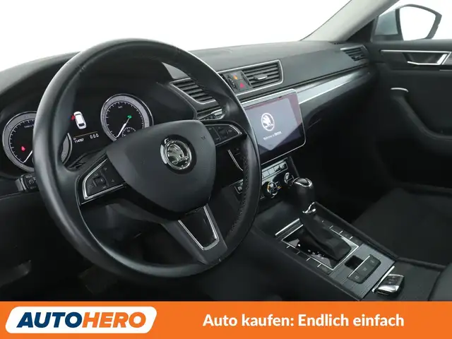 Skoda Superb view 11