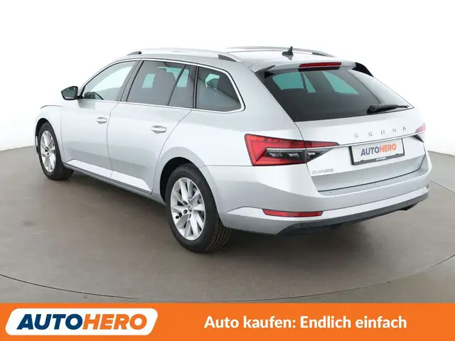 Skoda Superb view 4