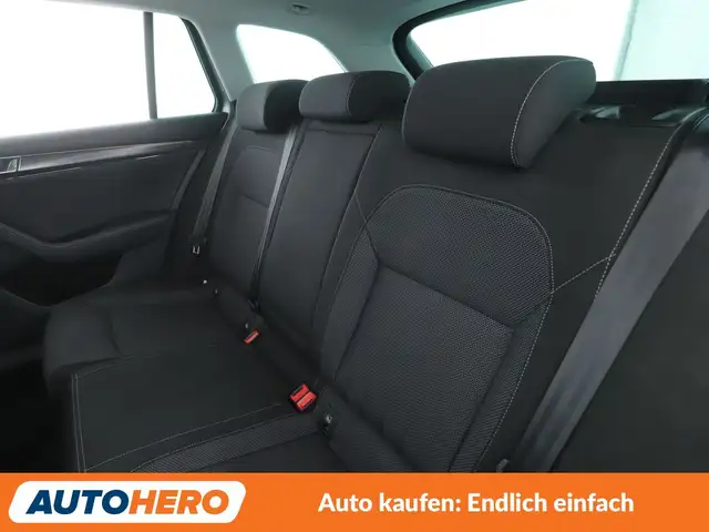 Skoda Superb view 14