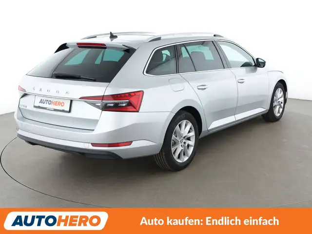 Skoda Superb view 6