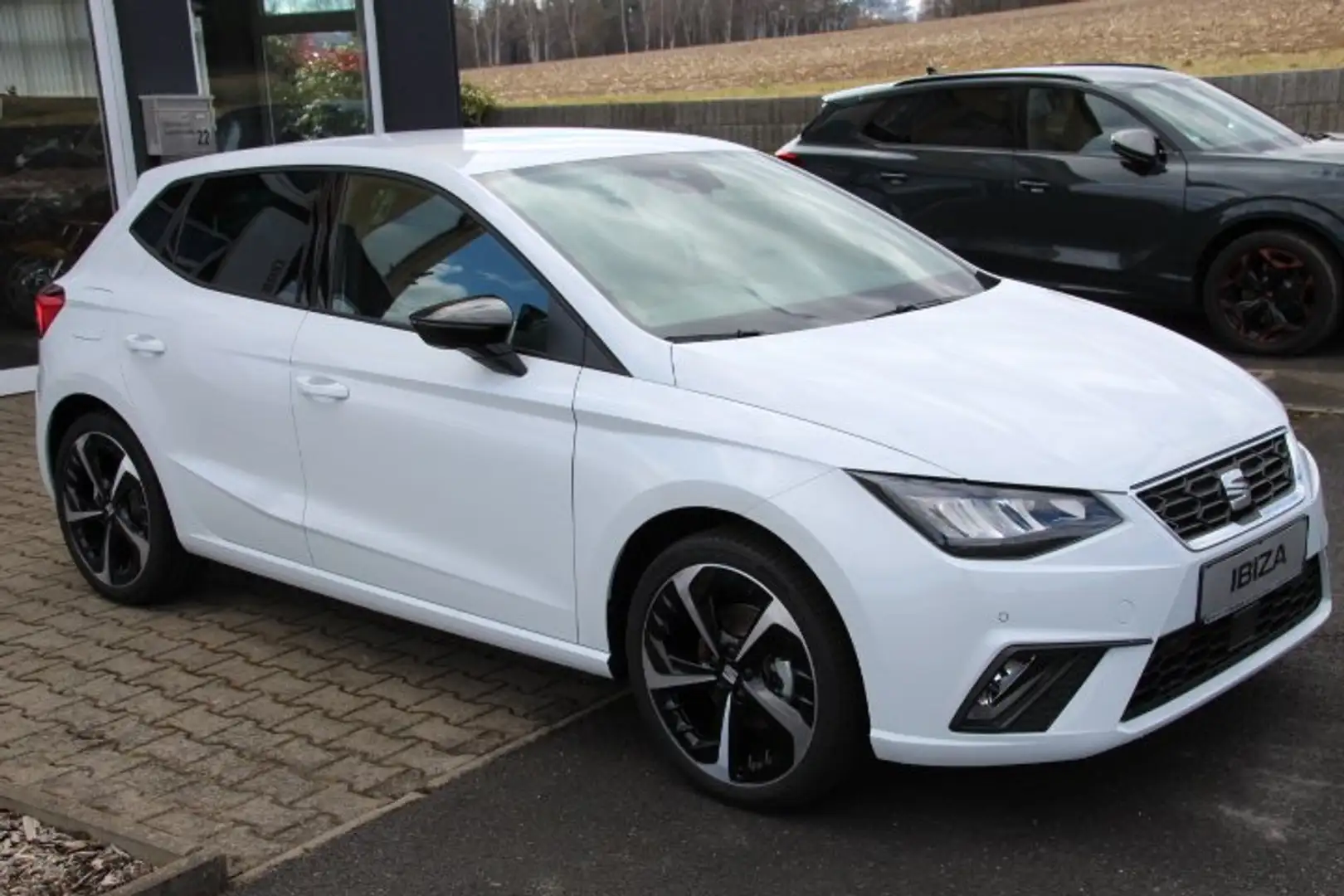 SEAT Ibiza 1.0 TSI DSG (Automatic) FR Weiß - 2