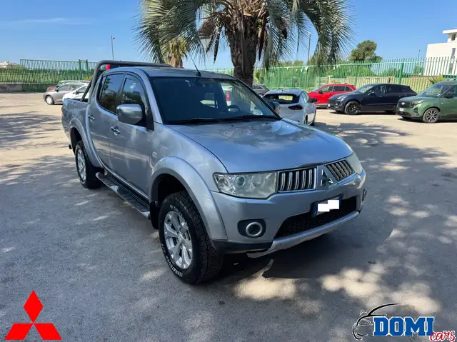 Mitsubishi L200 autom. double cab intense MOTORE NUOVO