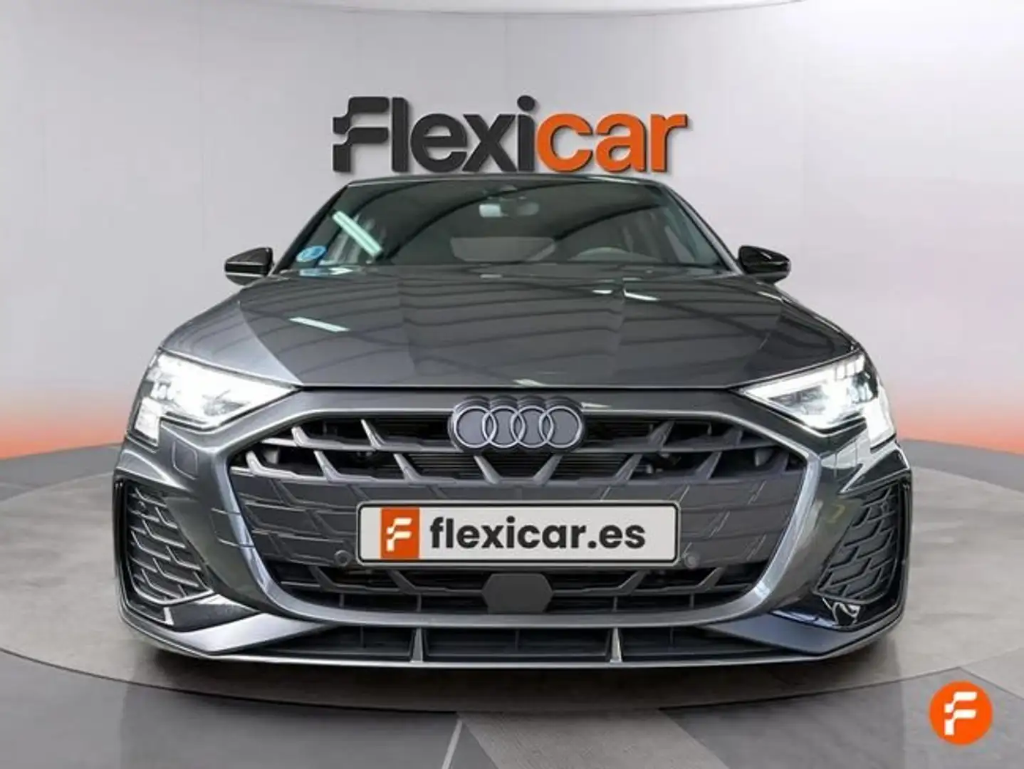 Audi A3 Sedan Black line 35 TFSI 110kW S tronic Gris - 2