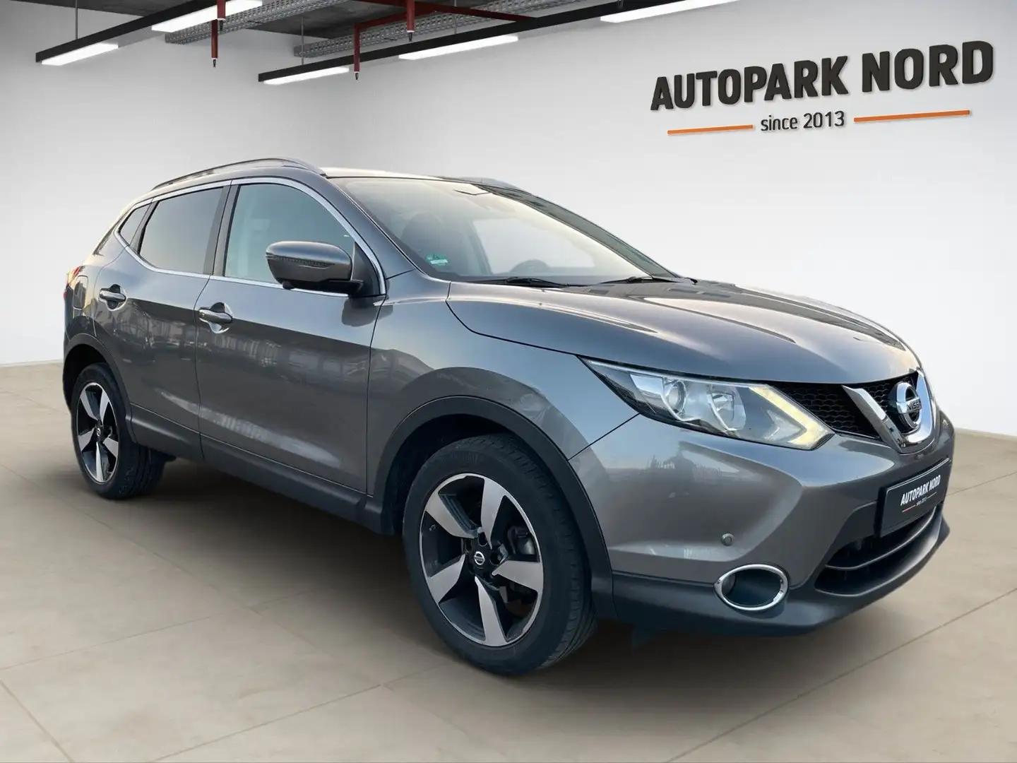 Nissan Qashqai 360°/1.HAND/PANO/SHZ/TEMP/NAVI/PDC Grijs - 2