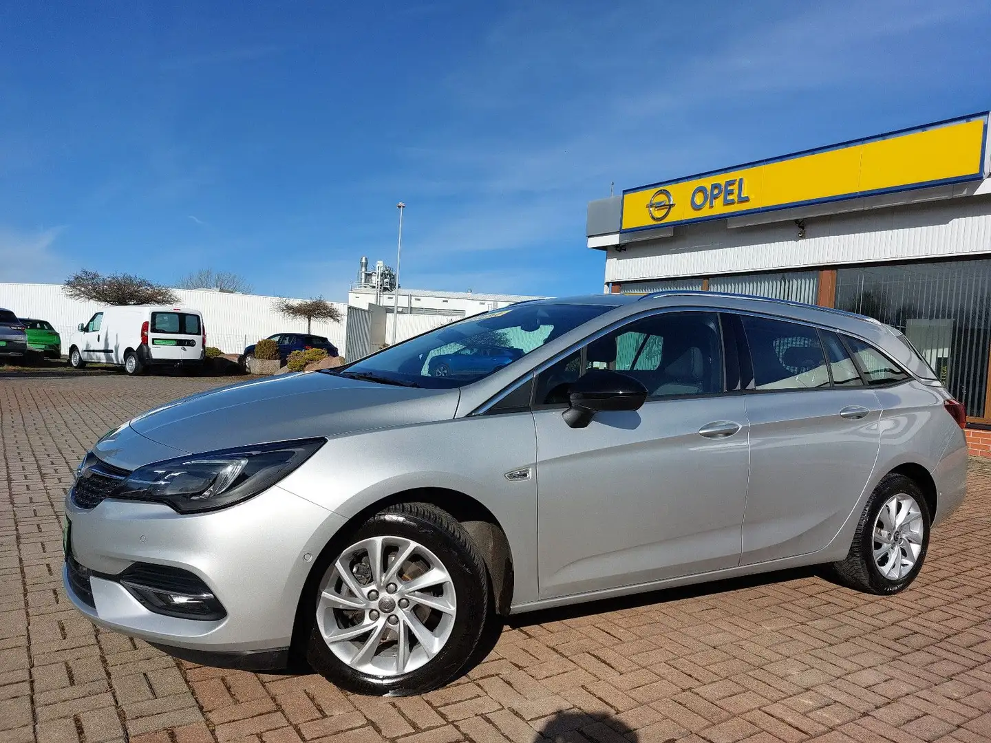 Opel Astra K ST Elegance+LED+NAVI+KLIMAAUTO+SHZ+LHZ+ Silber - 1