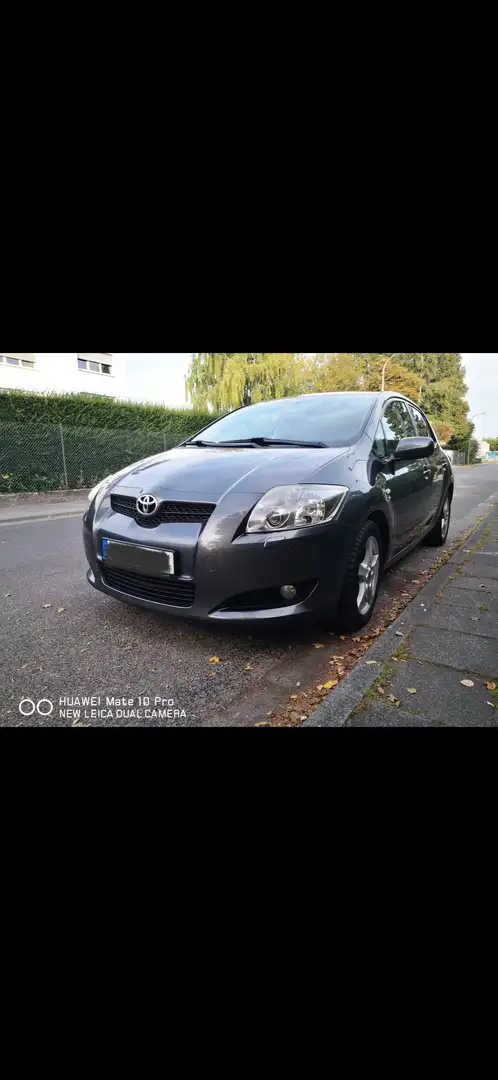 Toyota Auris 2.2 D-4D D-CAT - 2