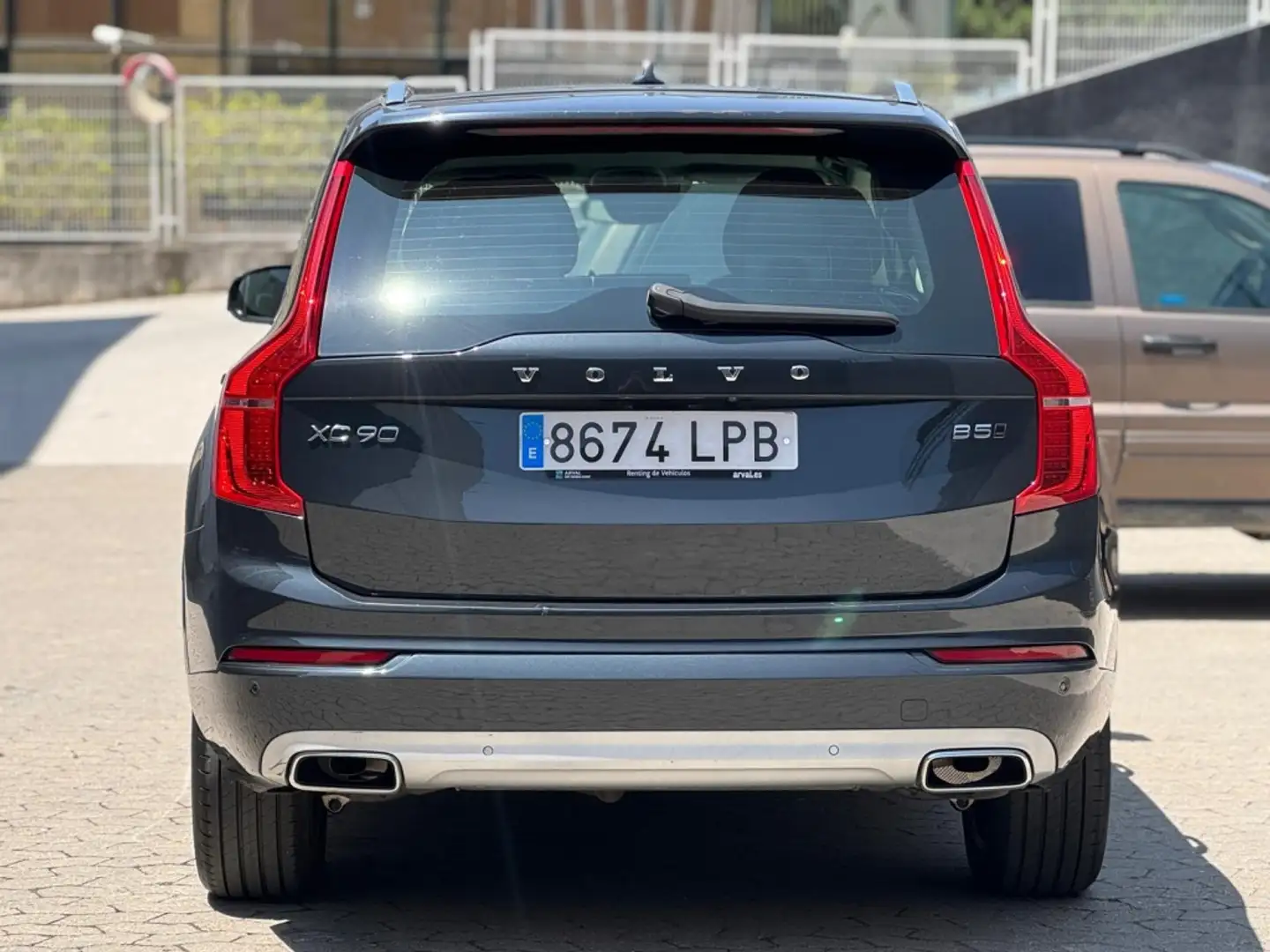 Volvo XC90 B5 Momentum Pro 7pl. AWD Aut. Gris - 2