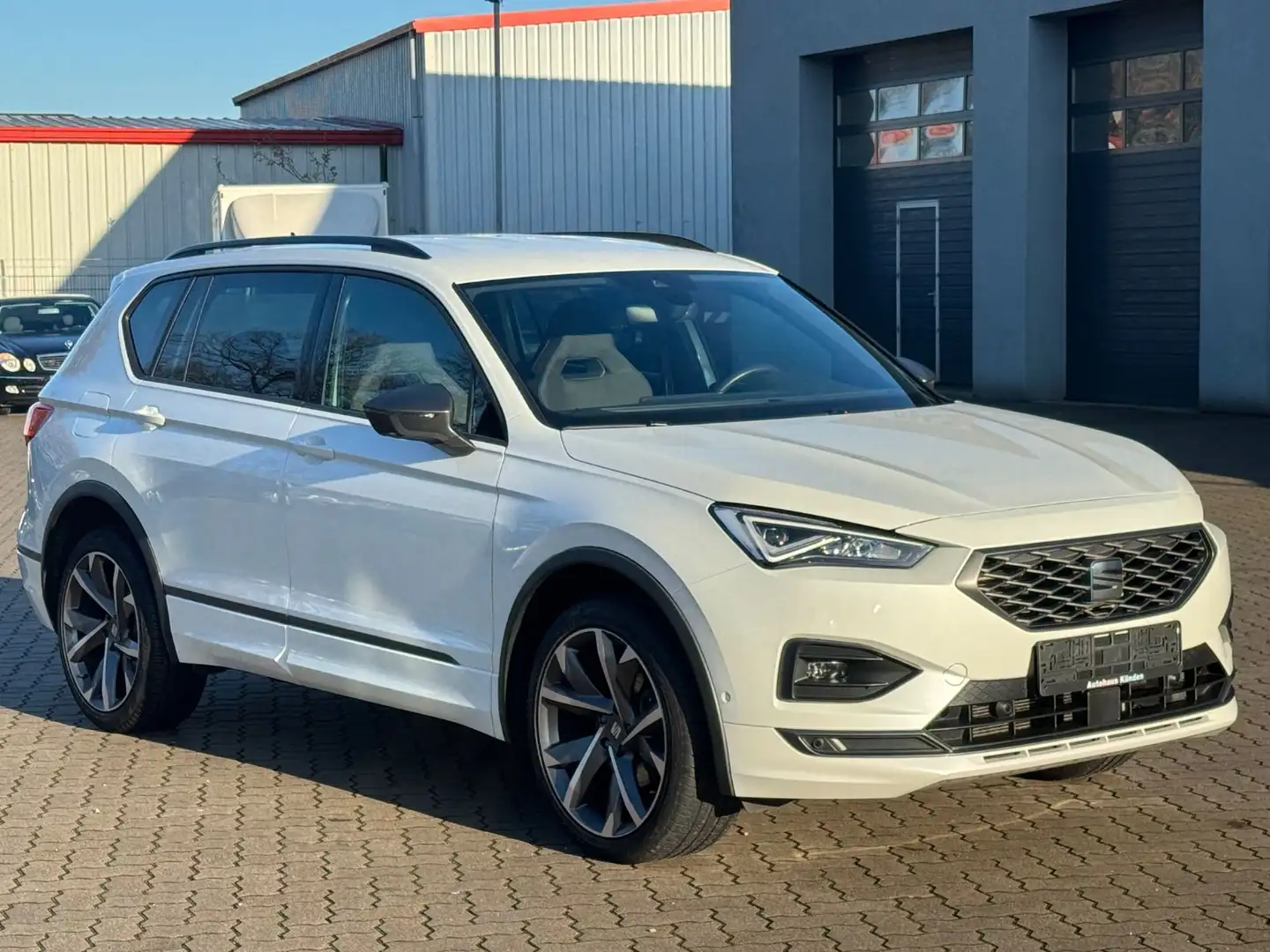 SEAT Tarraco FR-Line 2.0 TDI °AHK°ACC°KEYLESS°RFK° Weiß - 1