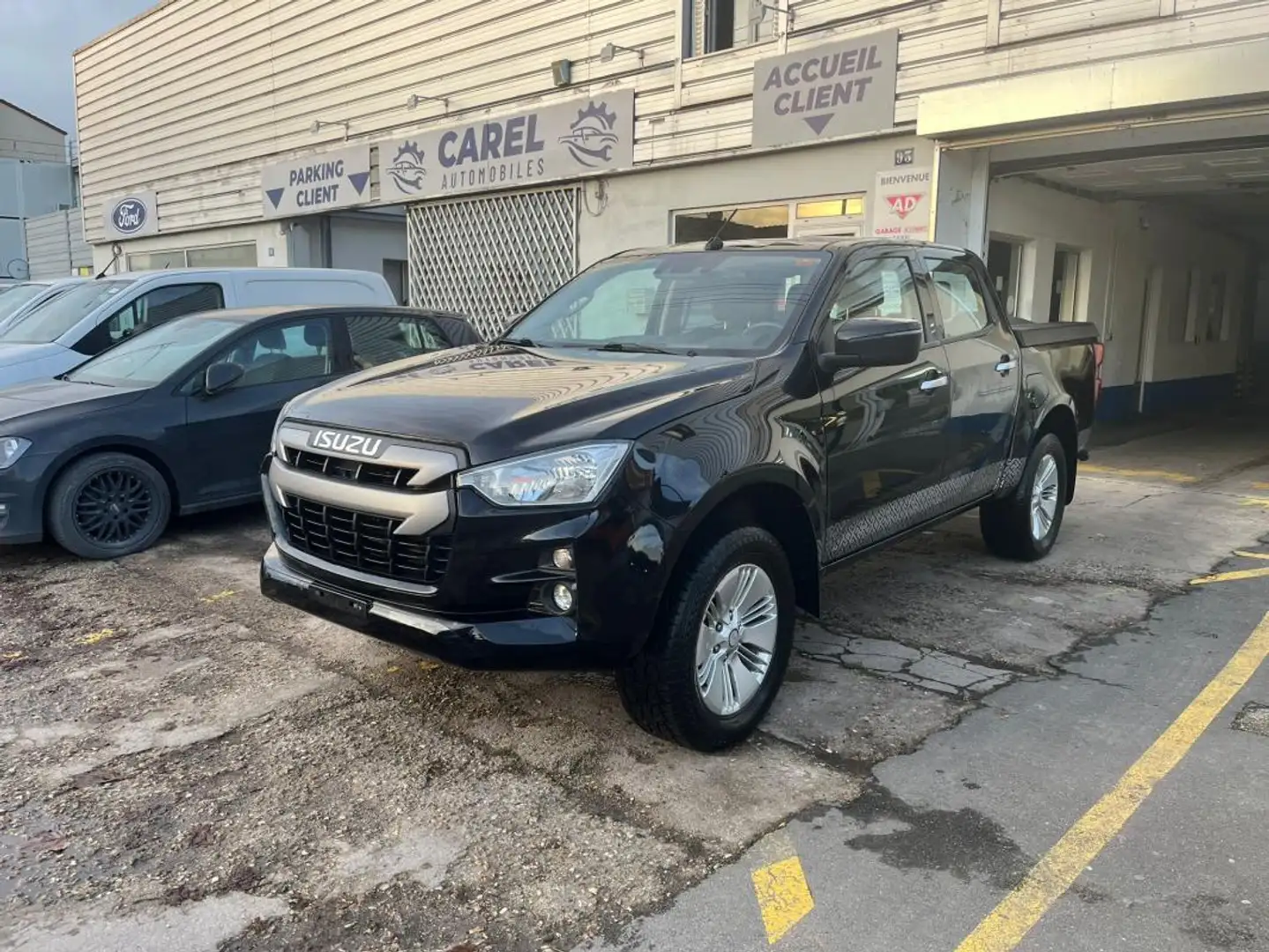 Isuzu D-Max 1.9 TD 163 DOUBLE CABINE LS Negru - 1