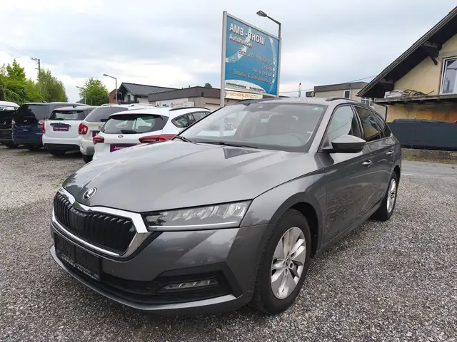 Skoda Octavia view 2