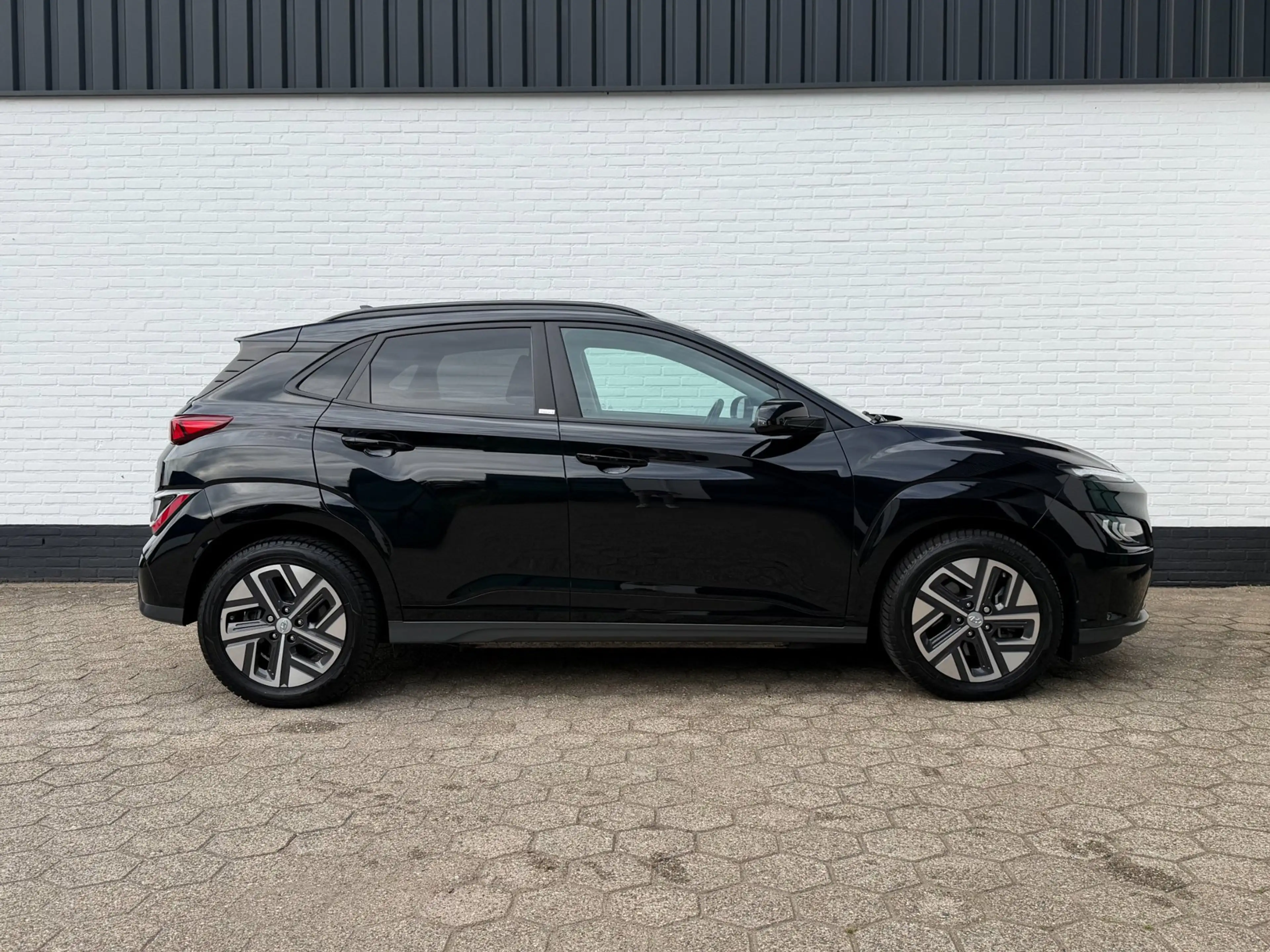 Hyundai KONA EV Premium 64 kWh ACC l WARMTEPOMP l SoH 99% l CAM — photo 6