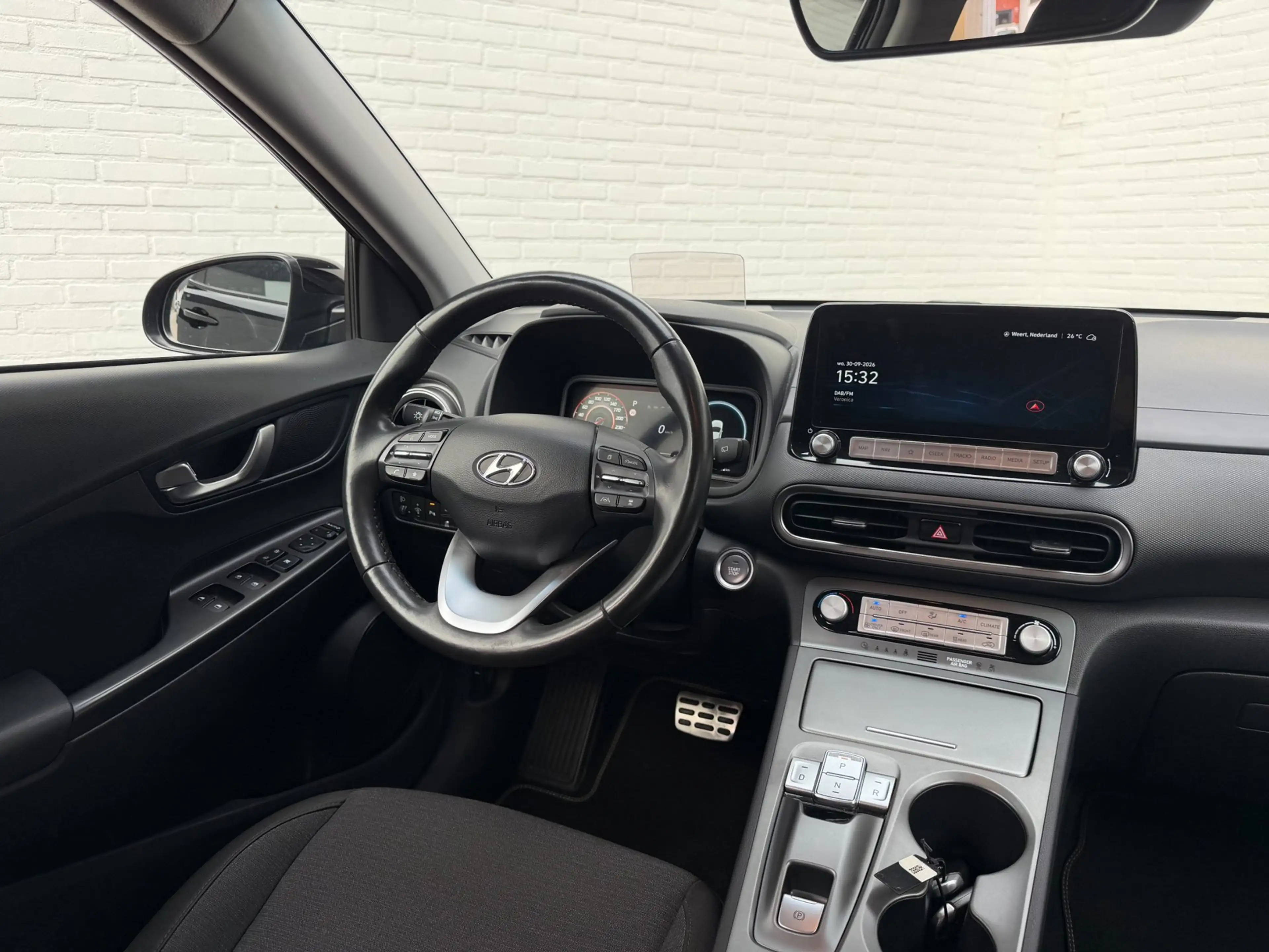 Hyundai KONA EV Premium 64 kWh ACC l WARMTEPOMP l SoH 99% l CAM — photo 12