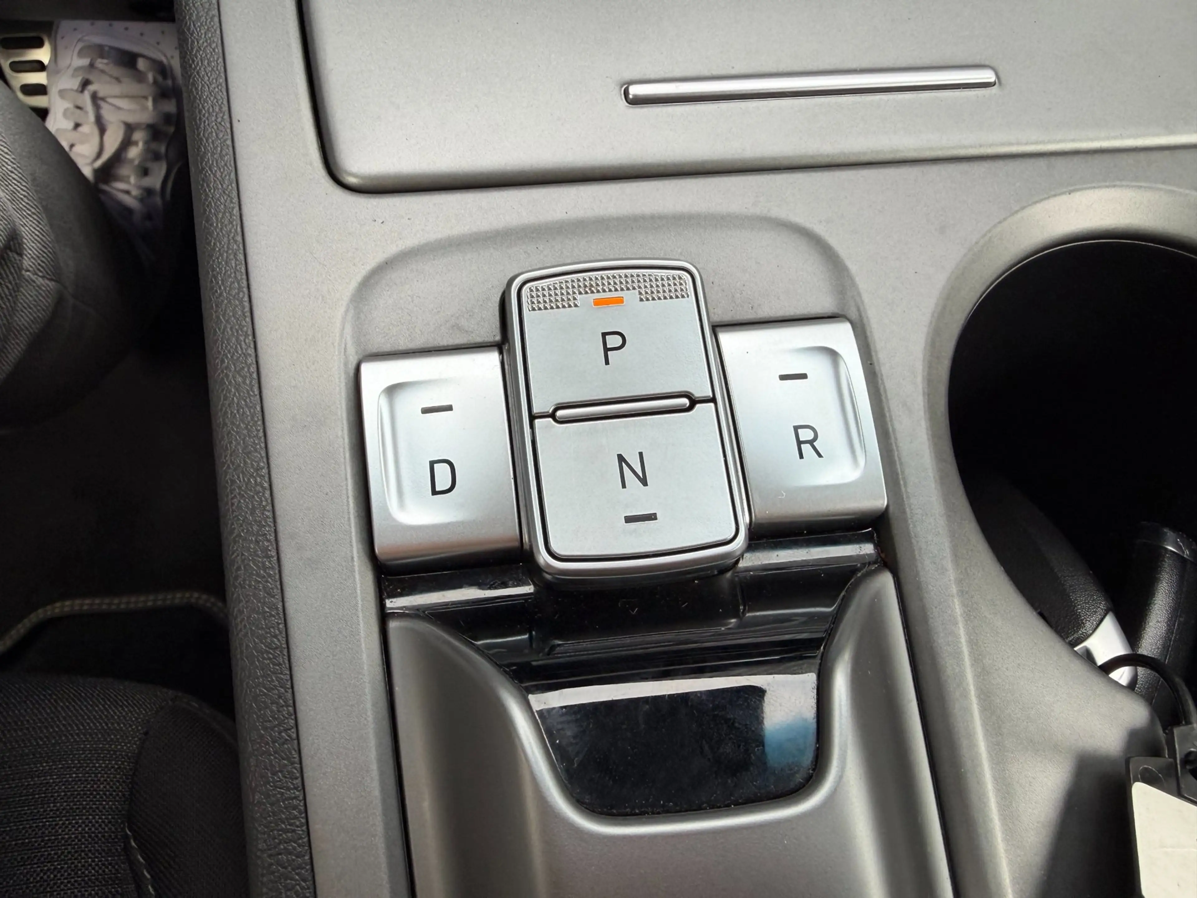Hyundai KONA EV Premium 64 kWh ACC l WARMTEPOMP l SoH 99% l CAM — photo 21