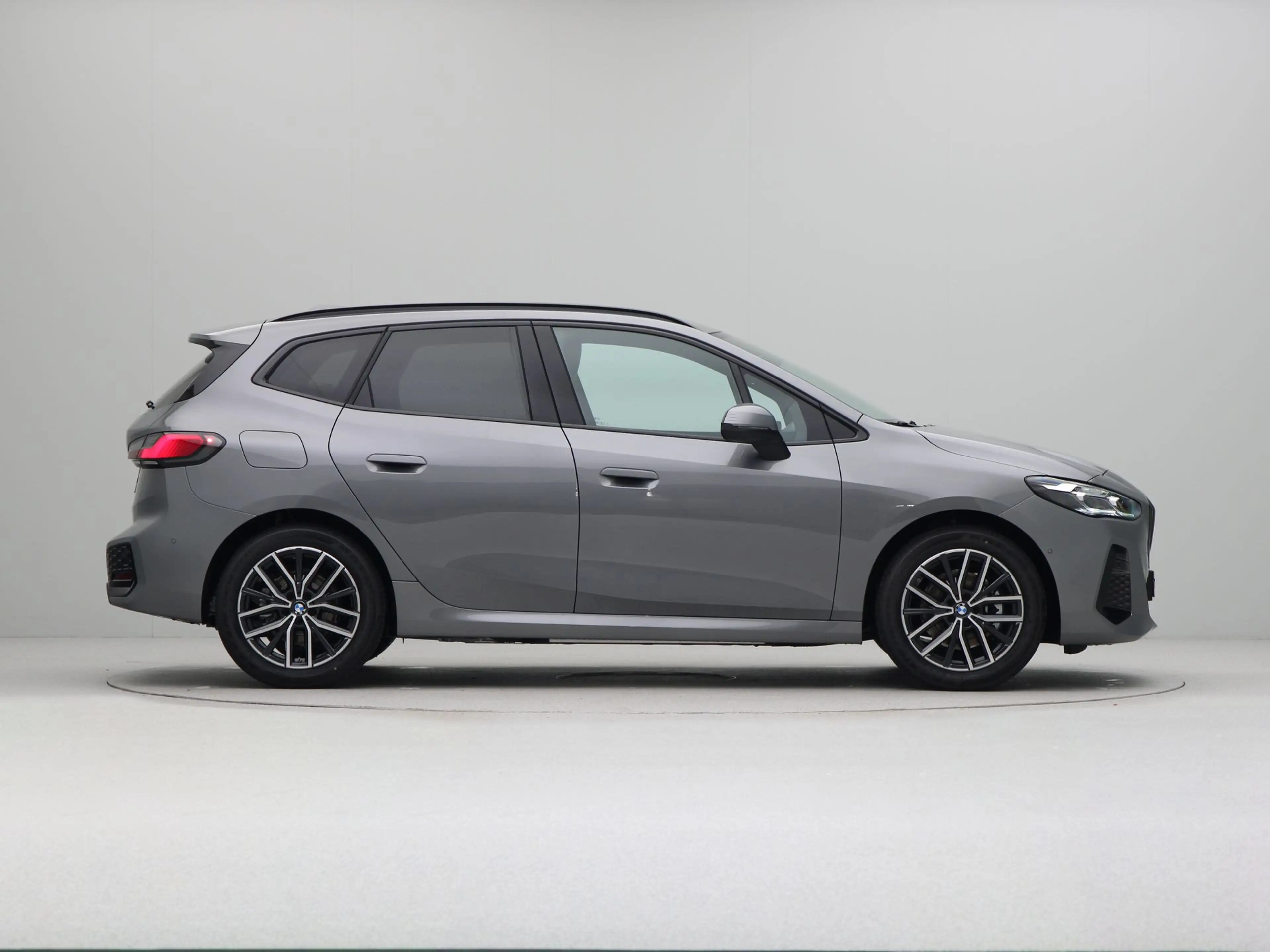 BMW 225 2 serie Active Tourer 225e xDrive — photo 4