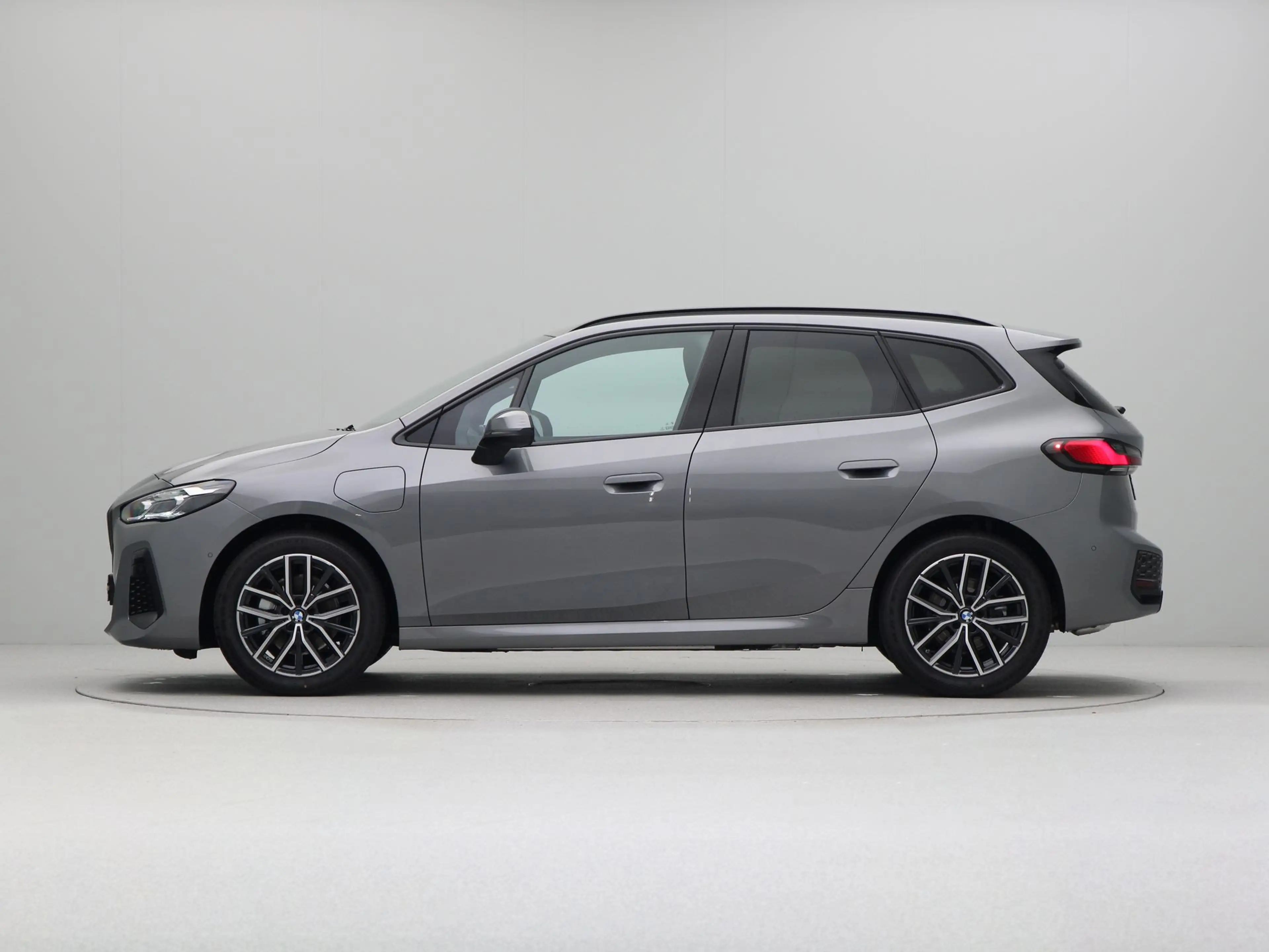 BMW 225 2 serie Active Tourer 225e xDrive — photo 8