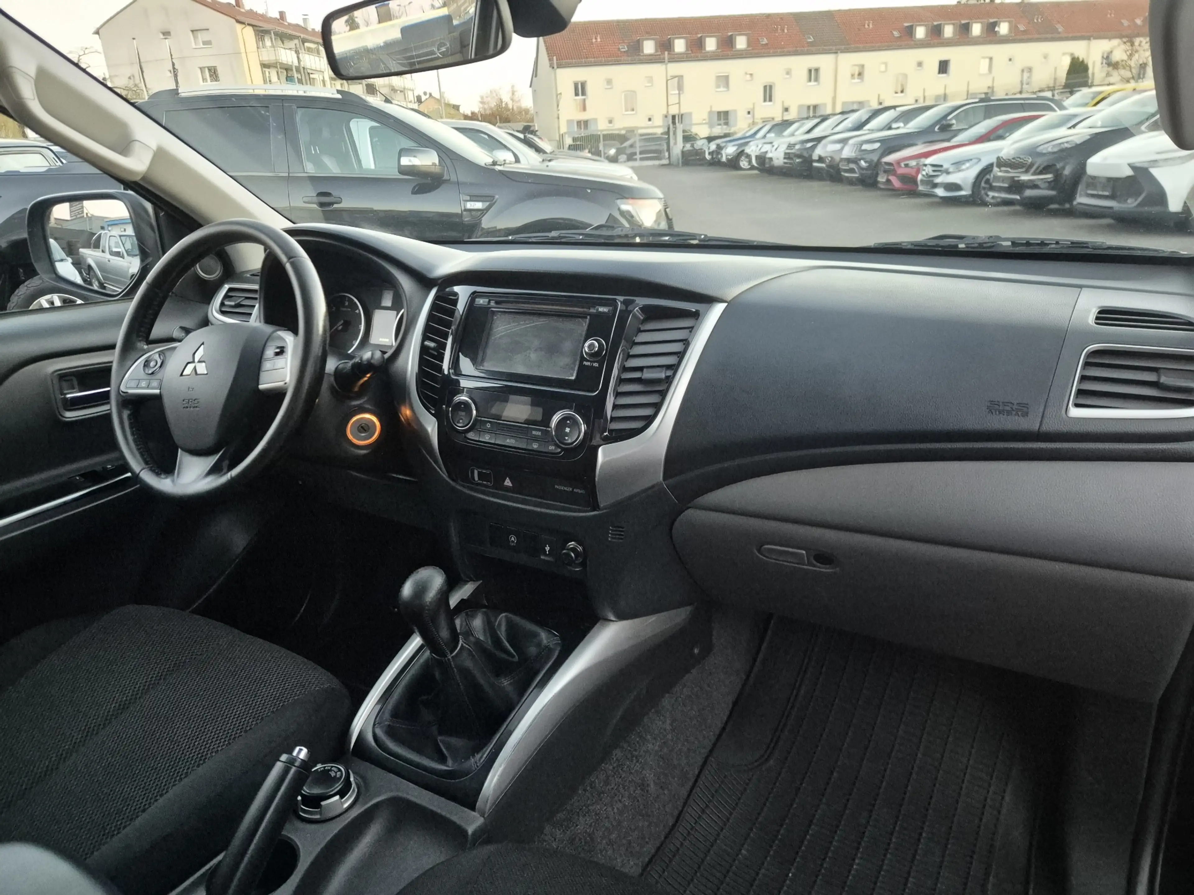 Mitsubishi L200 Plus Club Cab 4WD *AHK 3.0 To. / Top Optik* — photo 12
