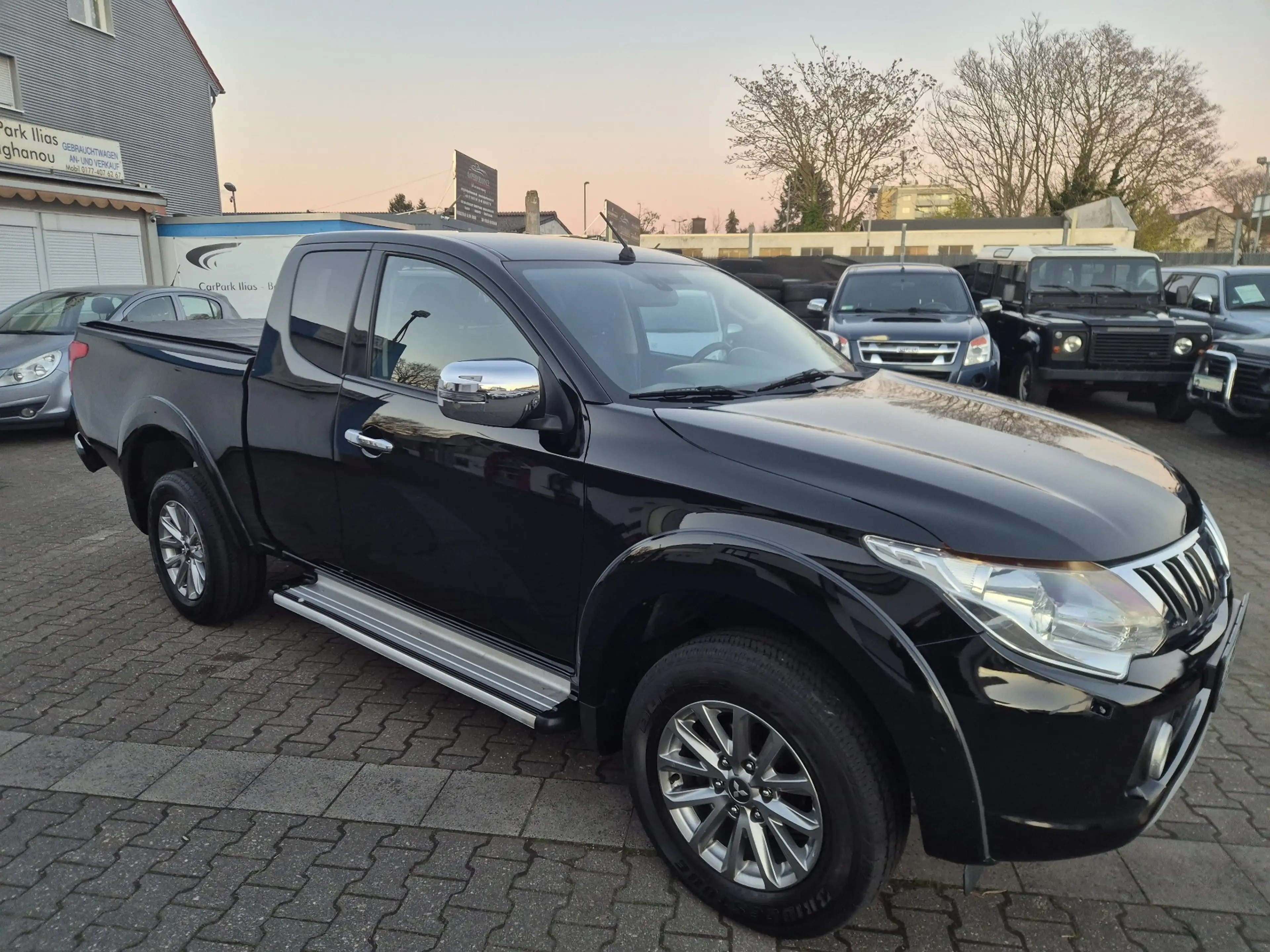 Mitsubishi L200 Plus Club Cab 4WD *AHK 3.0 To. / Top Optik* — photo 2