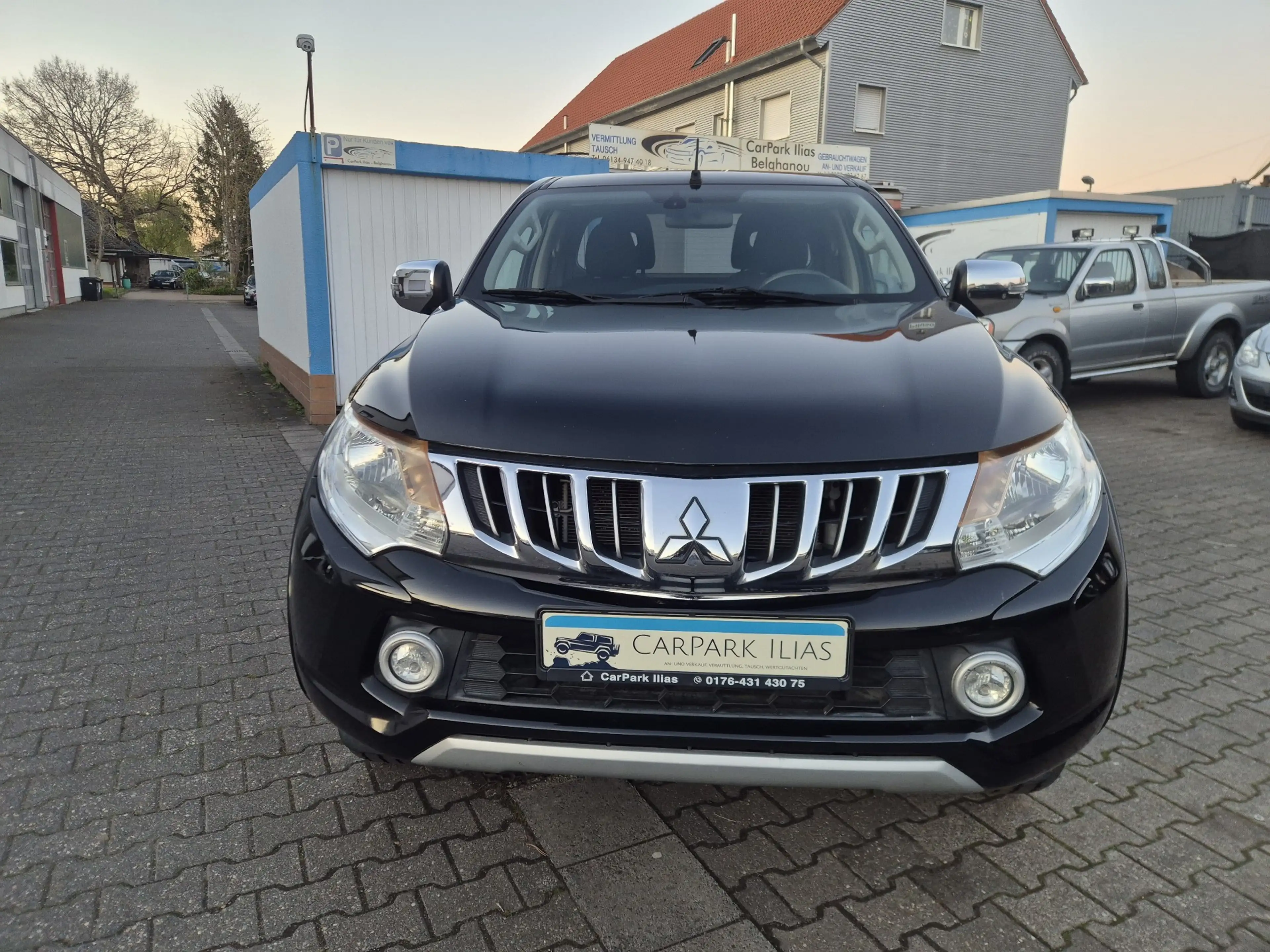Mitsubishi L200 Plus Club Cab 4WD *AHK 3.0 To. / Top Optik* — photo 3