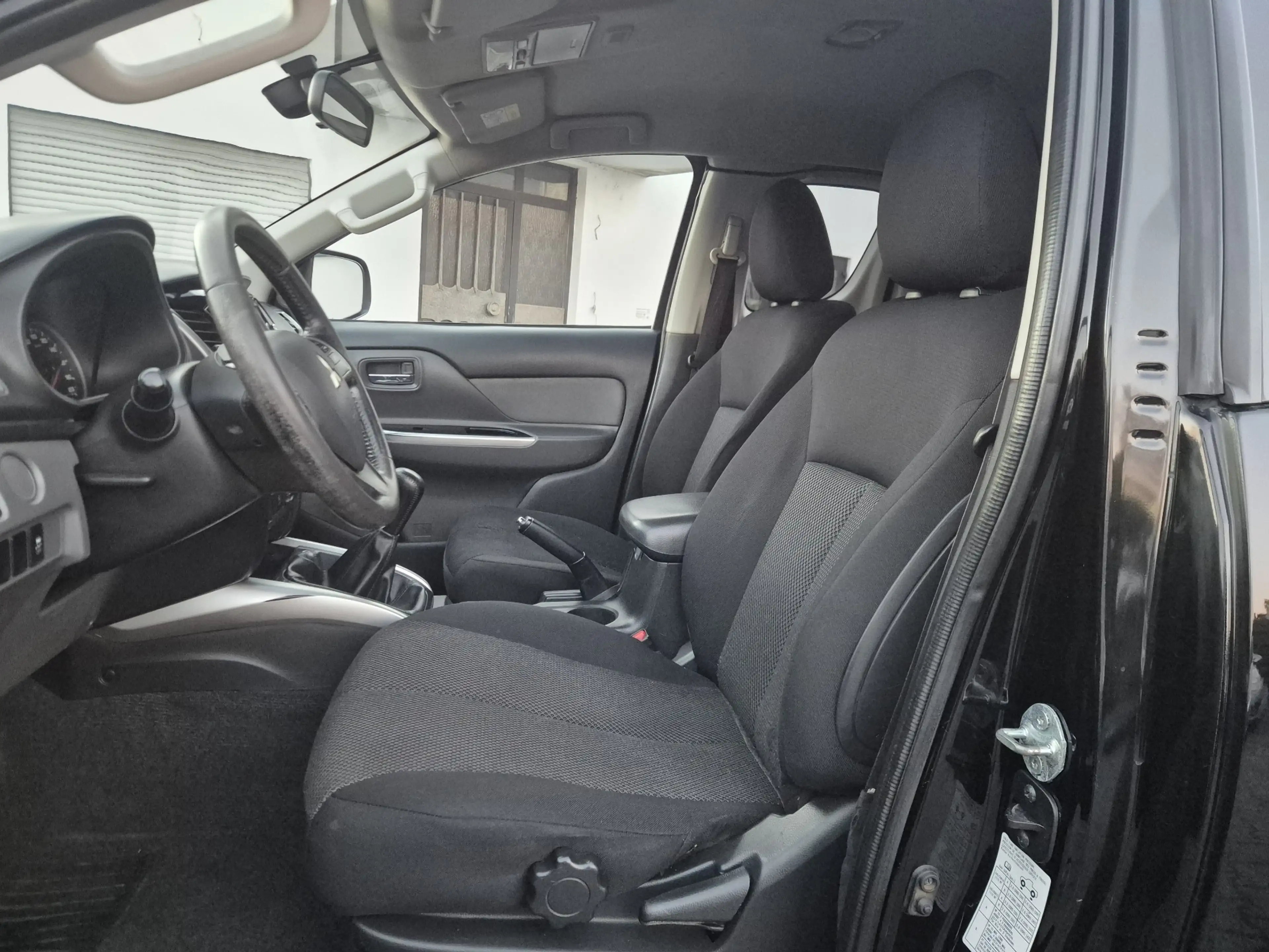 Mitsubishi L200 Plus Club Cab 4WD *AHK 3.0 To. / Top Optik* — photo 13