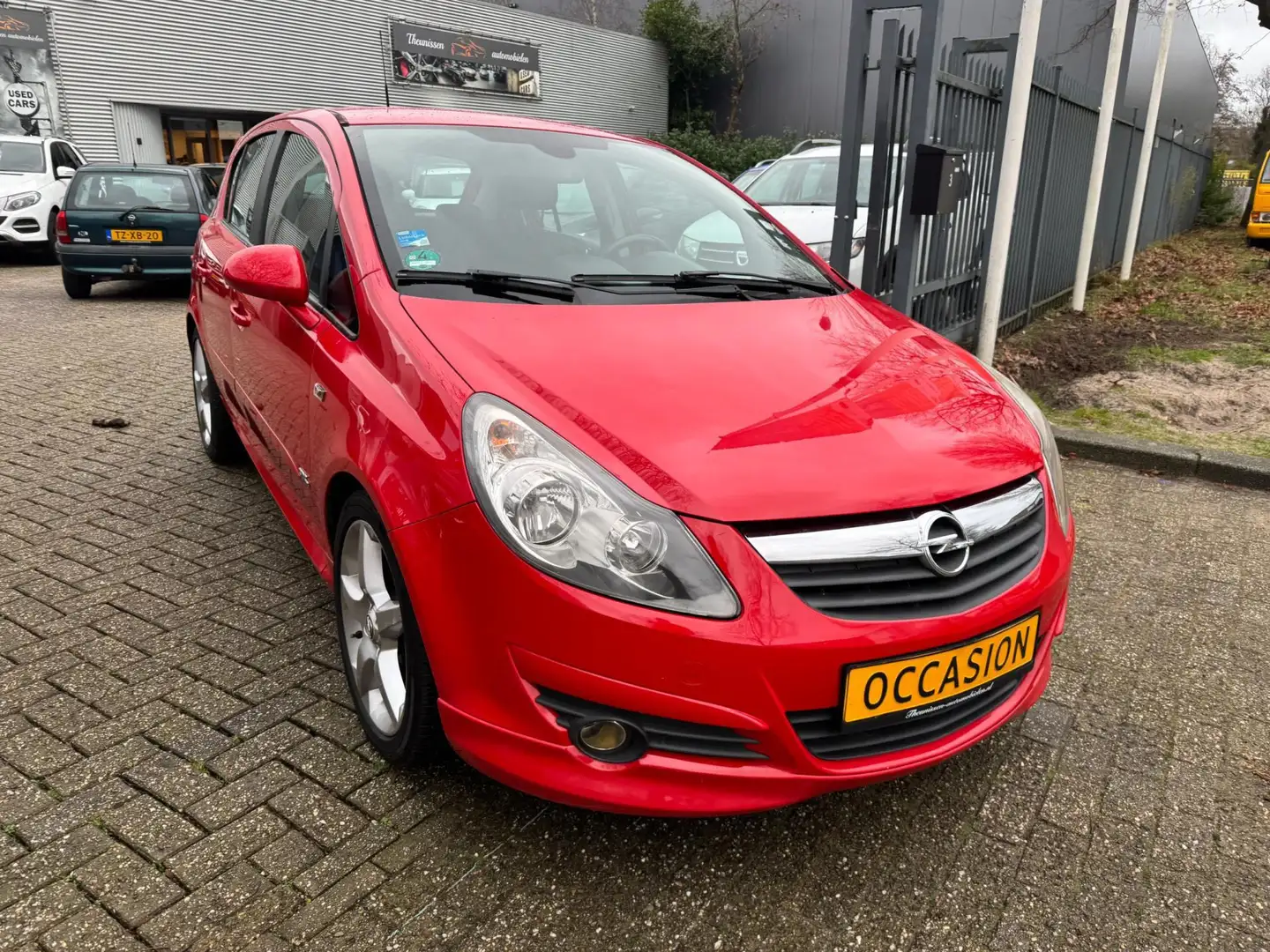 Opel Corsa 1.4-16V Sport OPC-line 5 deurs, airco, elec pakket Rouge - 2
