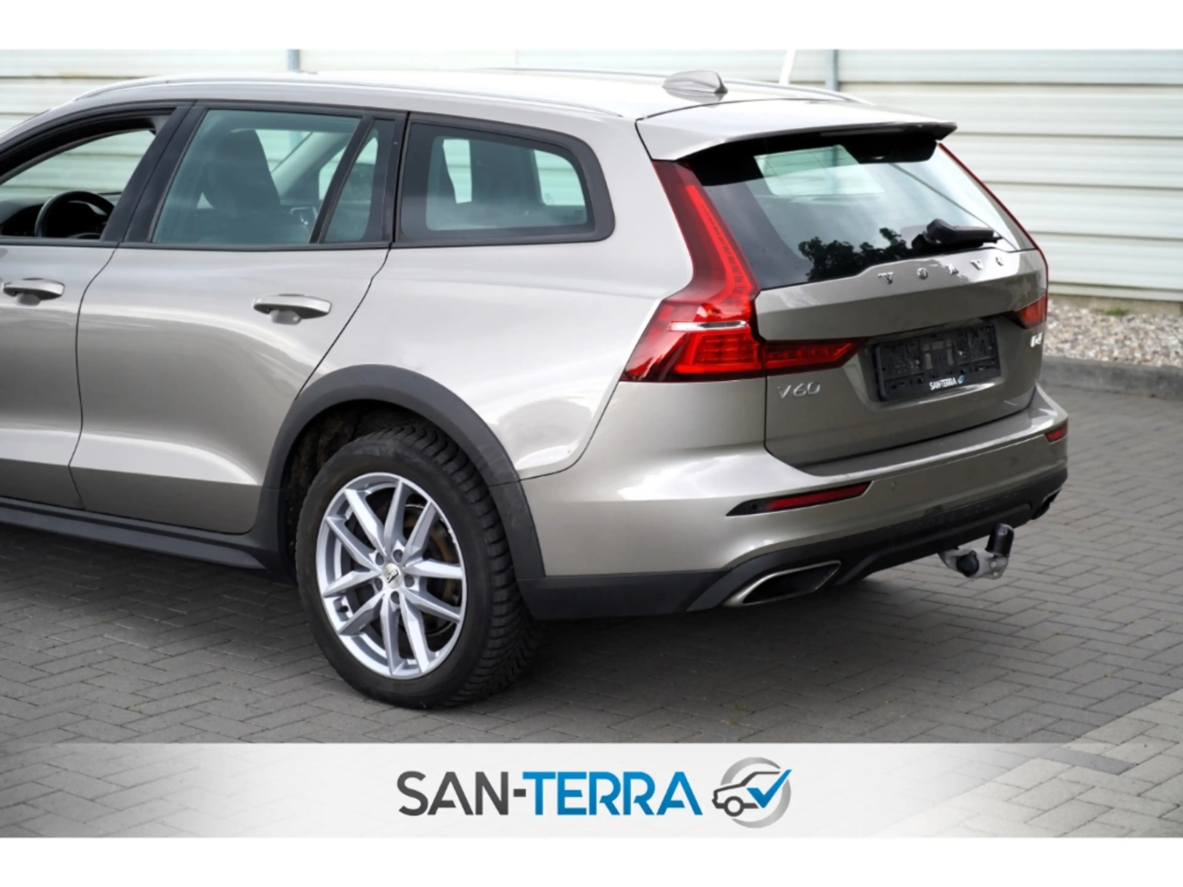 Volvo V60 Cross Country NAVI*KLIMAAUT*MULTI-LENKRAD*PDC*SHZ*BLUETOOTH*ZV* — photo 9