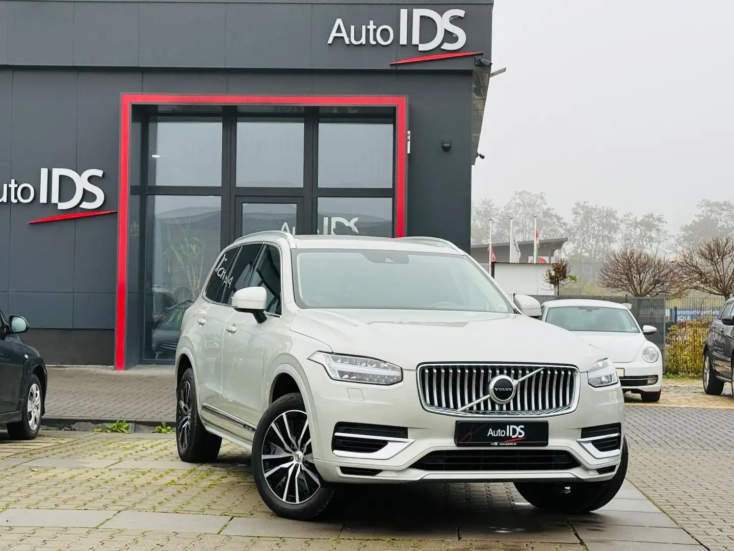 Volvo XC90 Inscription Expression Recharge Plug-In Hyb Grau - 1