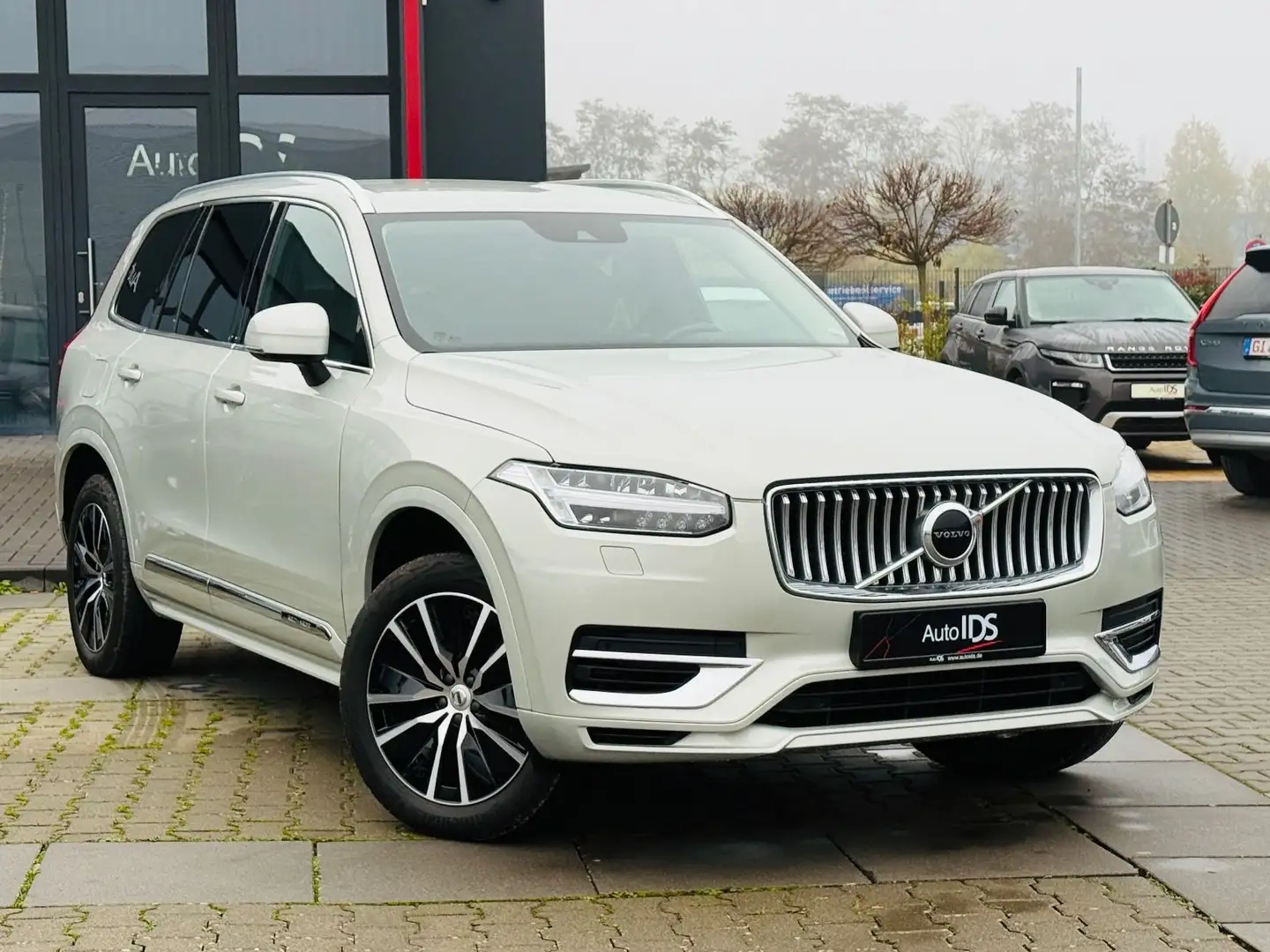 Volvo XC90 Inscription Expression Recharge Plug-In Hyb Grau - 2