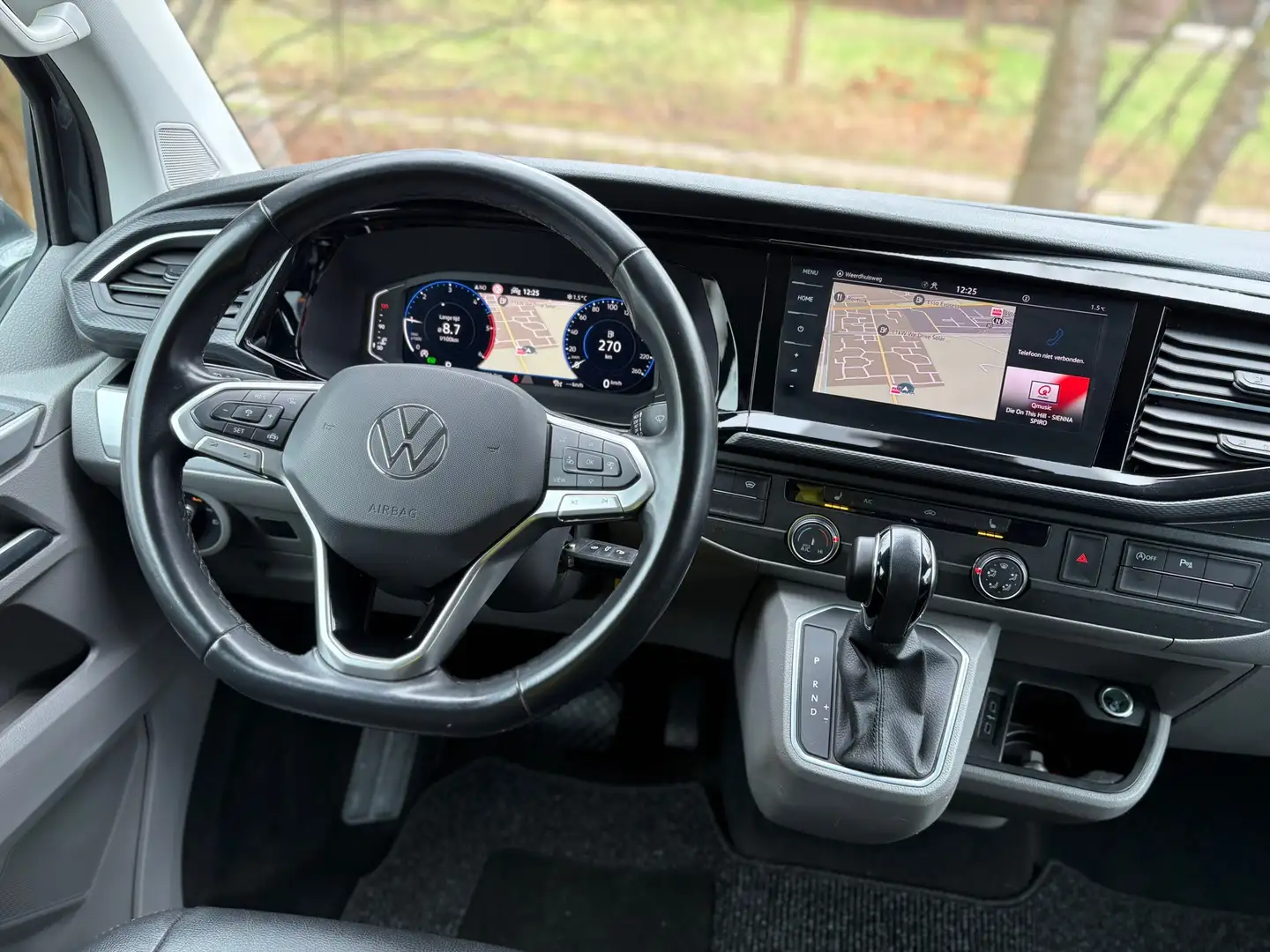 Volkswagen Transporter 2.0 TDI L1H1 28 Bulli 204PK 75-Edition! DSG|Dealer Grau - 2