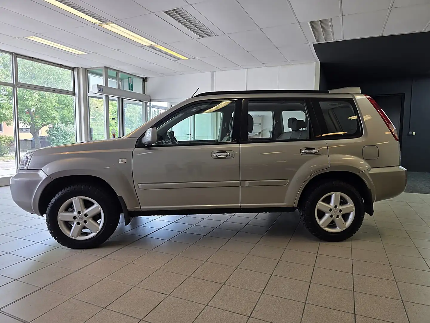 Nissan X-Trail X-TRAIL Sportive 2,2 dCi 16V Gold - 2