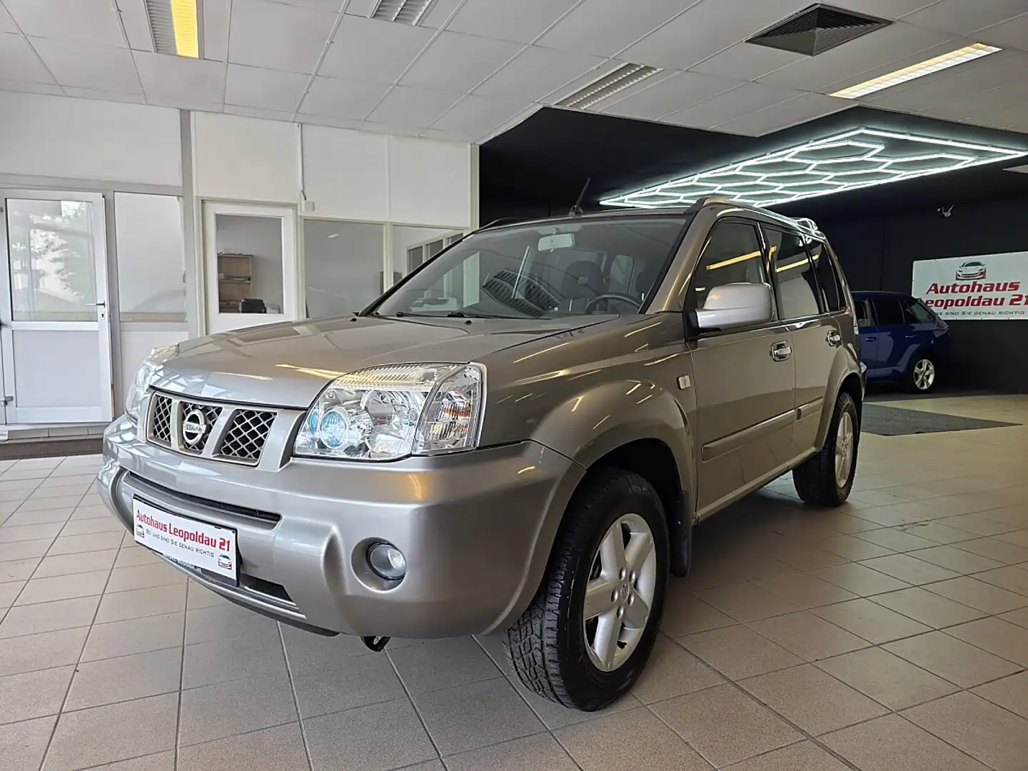 Nissan X-Trail X-TRAIL Sportive 2,2 dCi 16V Gold - 1