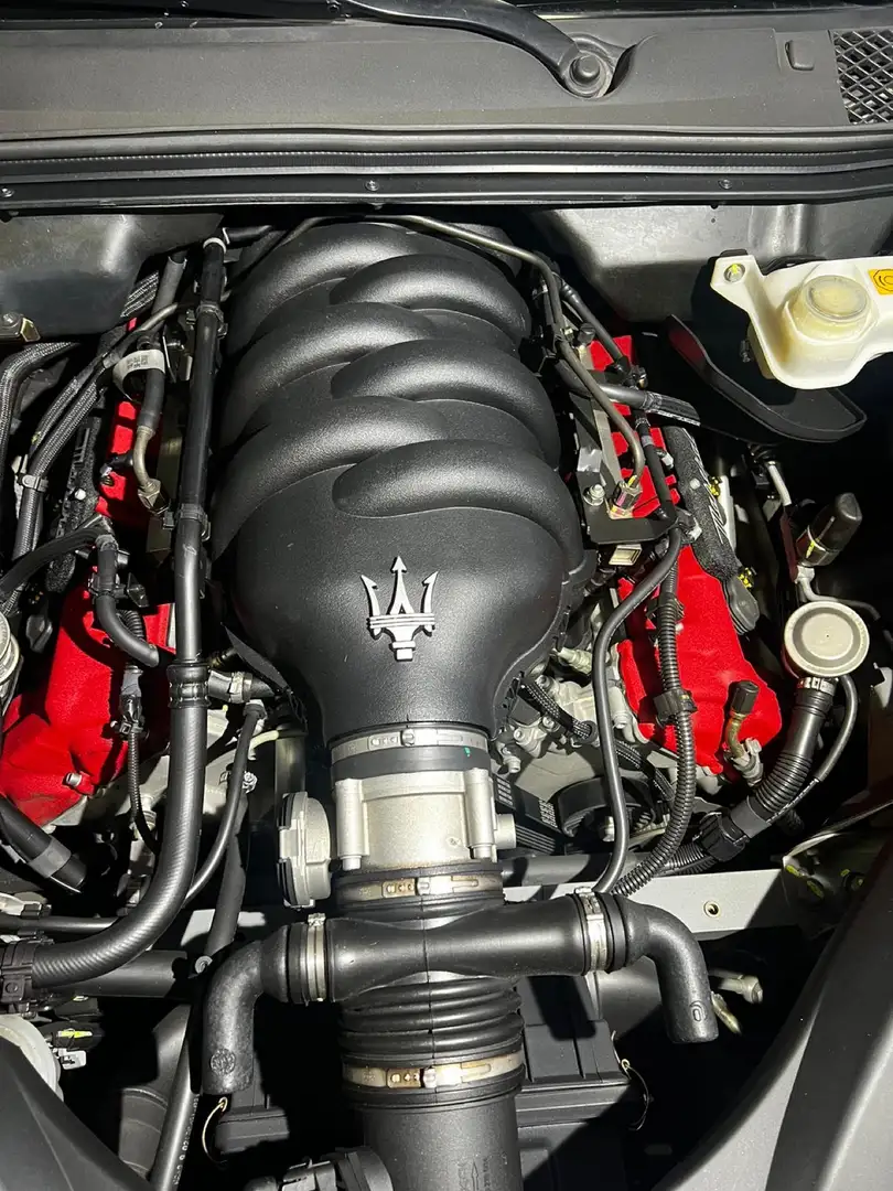 Maserati Quattroporte 4.2 Executive GT duoselect Grijs - 2