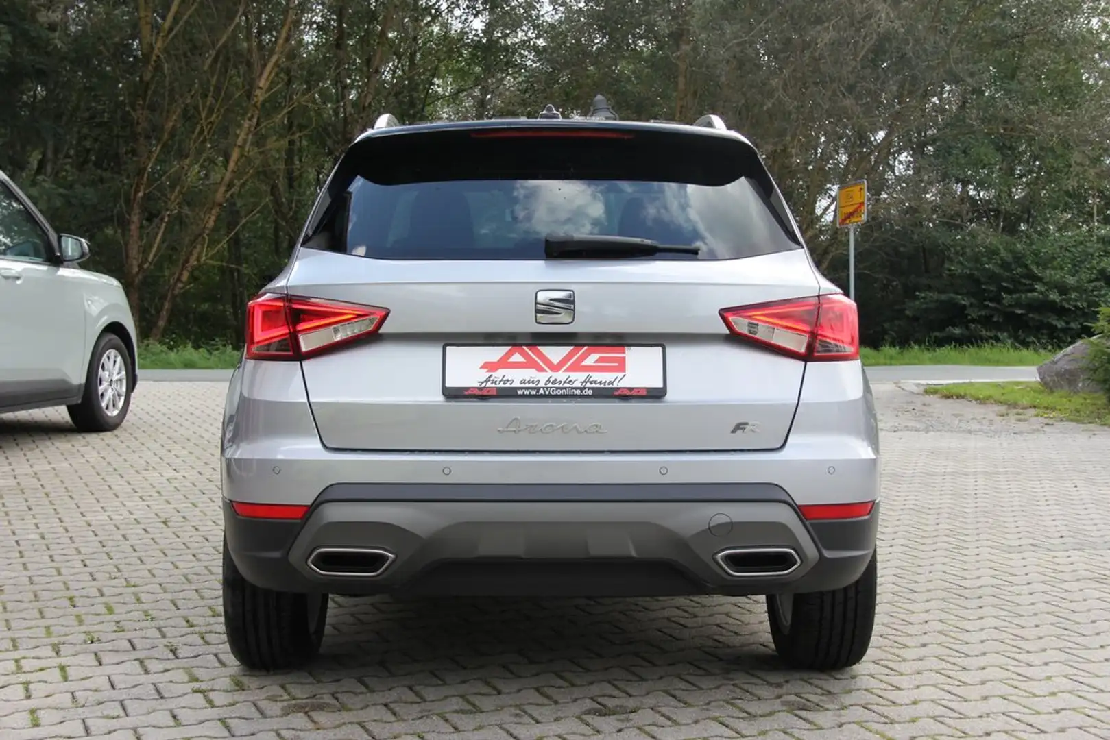 SEAT Arona 1.0 TSI FR LED Adaptiv Tempomat 17Zoll Silber - 2
