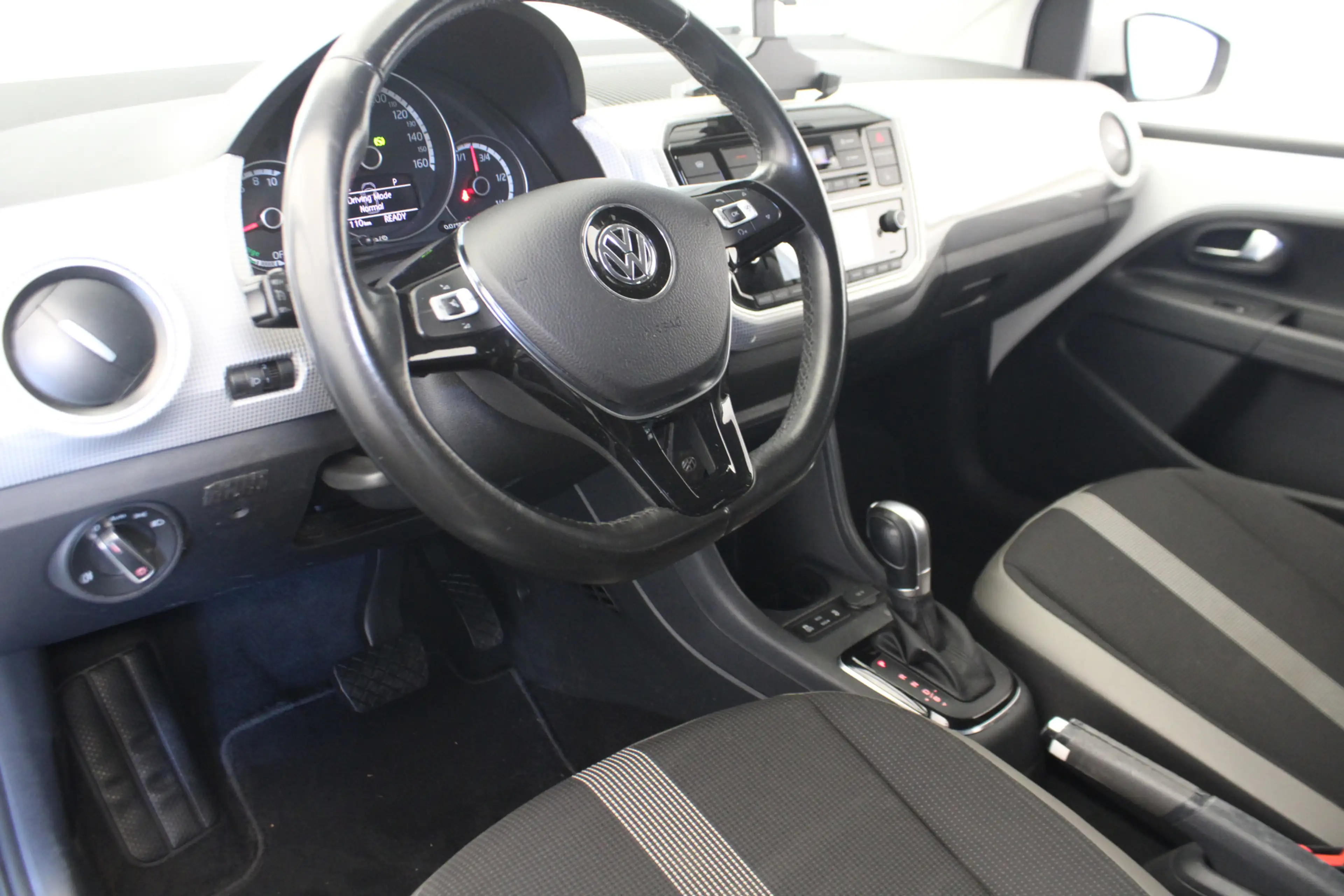 Volkswagen e-up! |Camera|Actieradius 133km|2-persoons| — photo 11