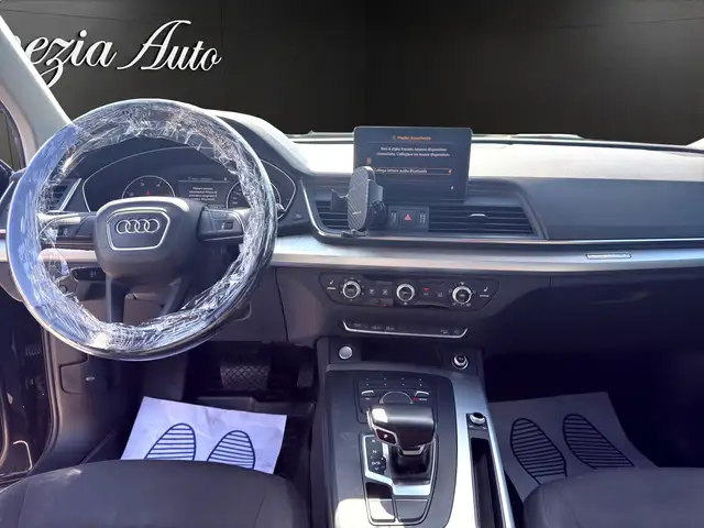 Audi Q5 view 7