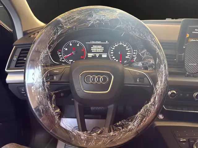 Audi Q5 view 13