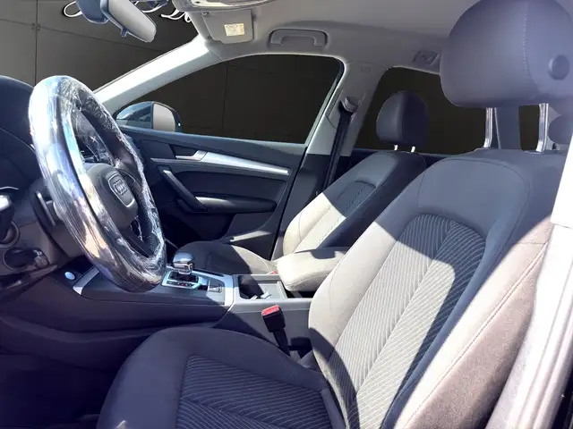 Audi Q5 view 6