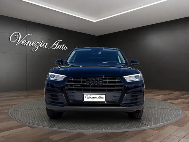 Audi Q5 view 2