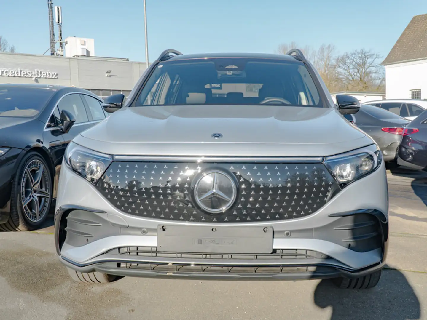 Mercedes-Benz EQB 250 + AMG-Sport/Pano/Burm/Distr/Memo/Night/20 Silber - 2