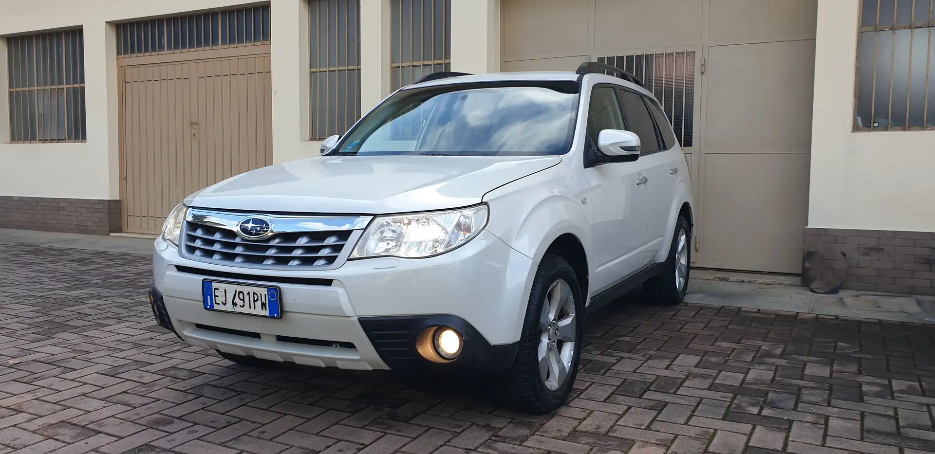 Subaru Forester Forester 2.0 XS 4WD Trend bi-fuel Blanc - 1
