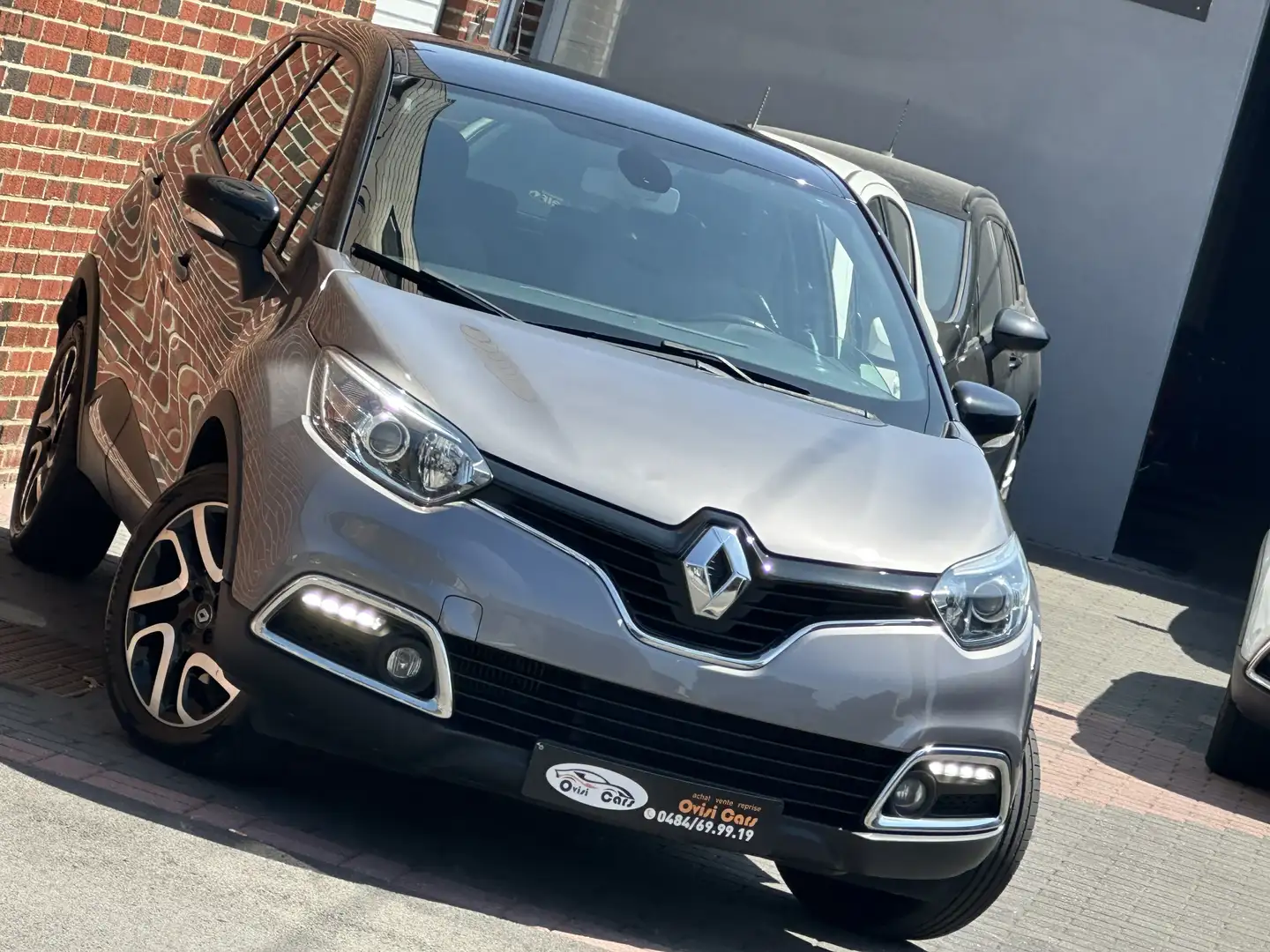 Renault Captur // AUTOMATIQUE // PARFAIT ÉTAT // Grau - 2